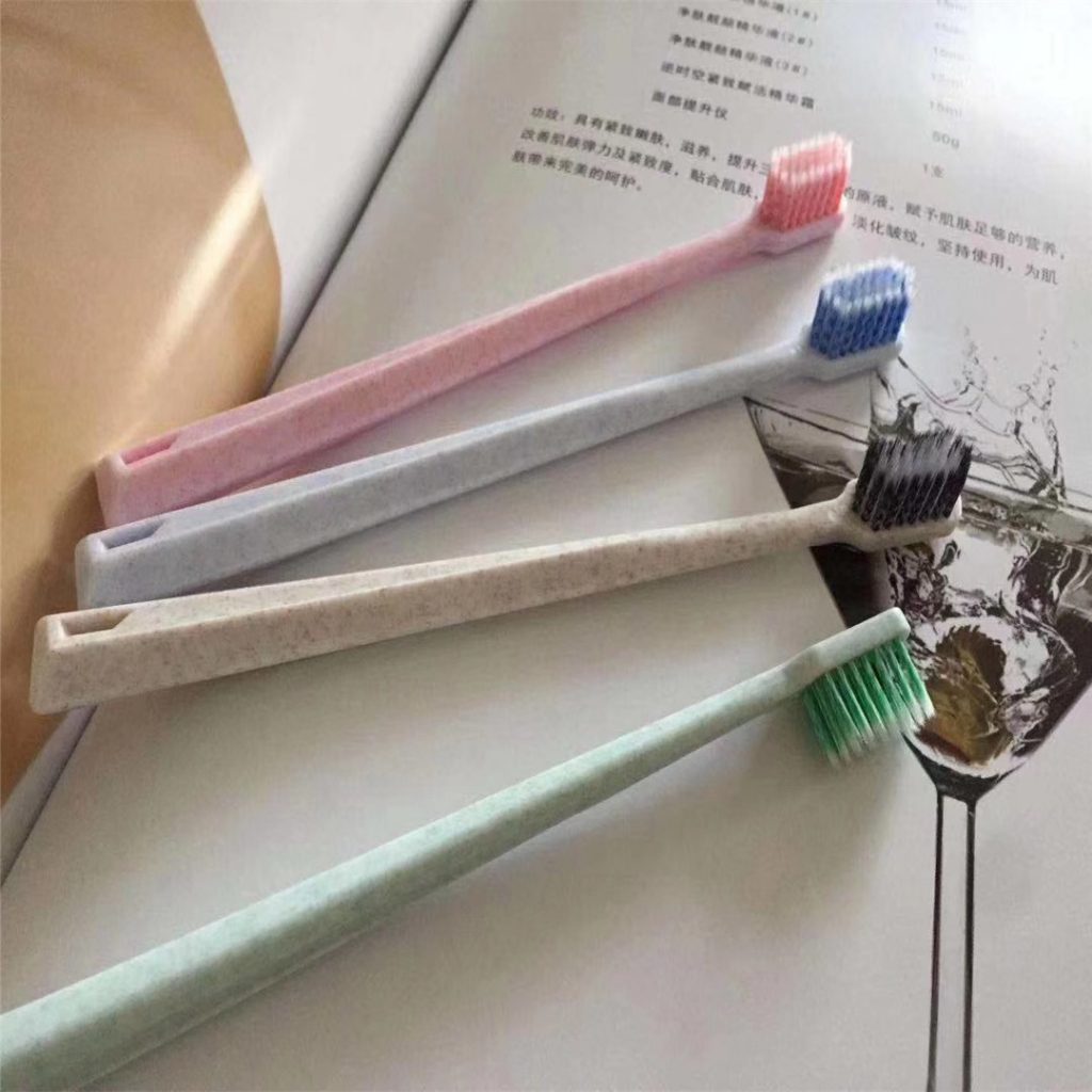 Environmentally friendly degradable toothbrush supplier