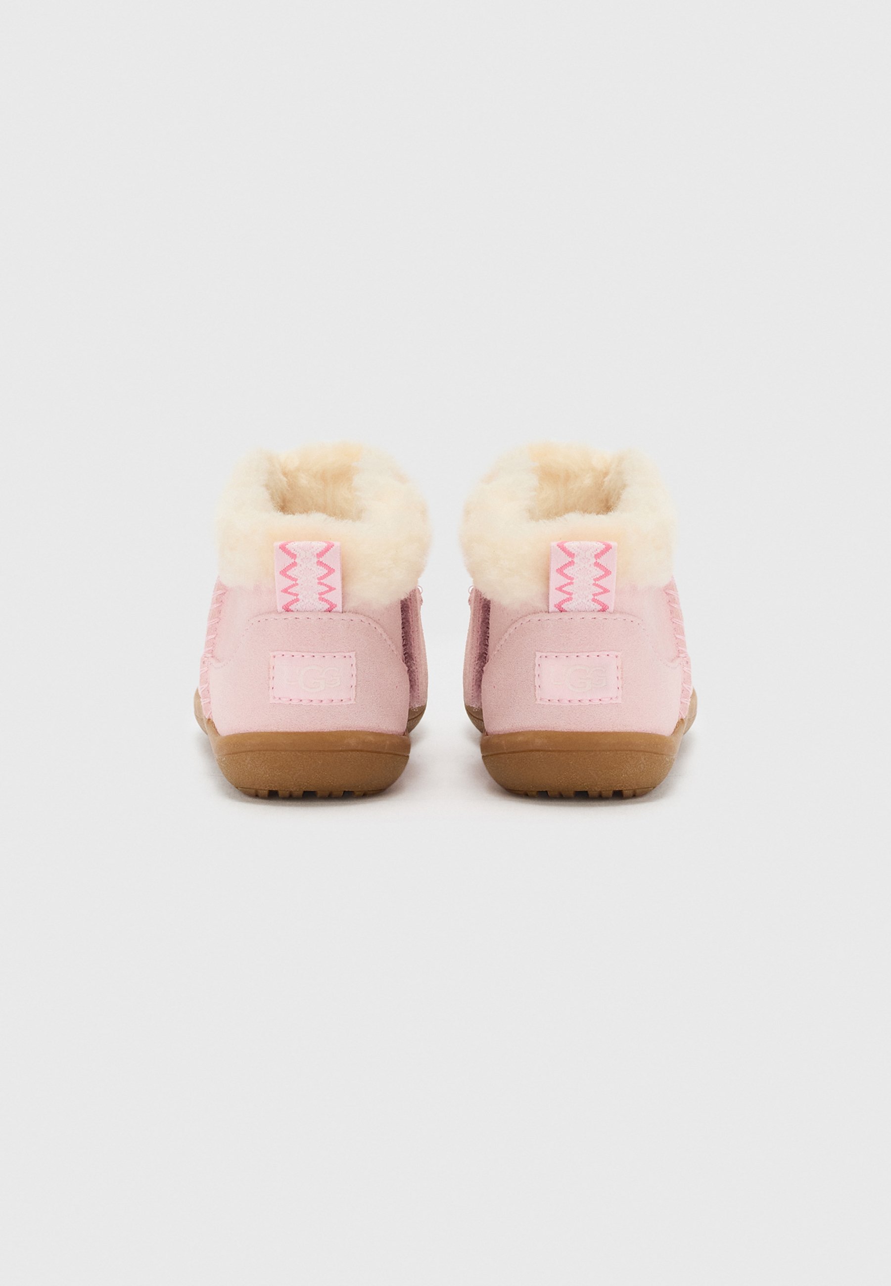 UGG KINSEY - Klassikalised poolsaapad - paeltega kommid