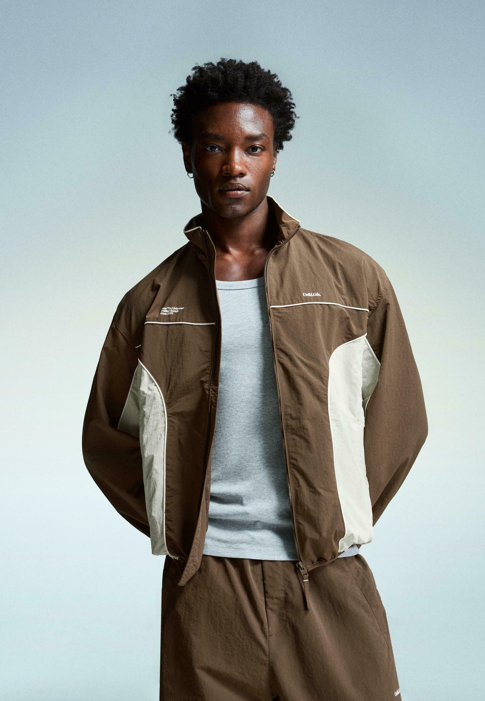 Bershka TECHNICAL - Giacca da allenamento - marrone scuro
