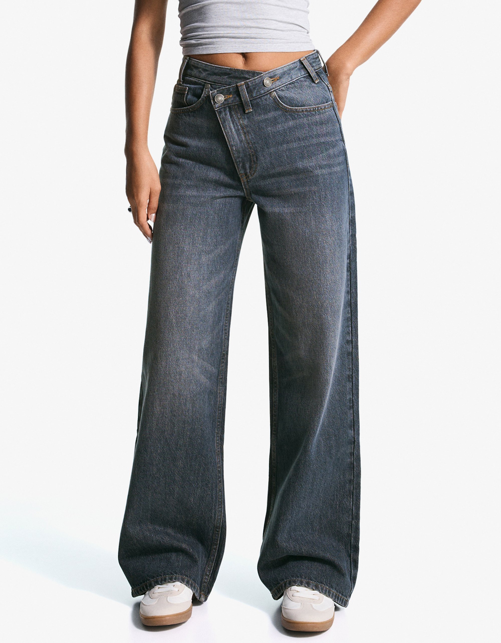 Bershka WIDE - Relaxed fit jeans - donkerblauw