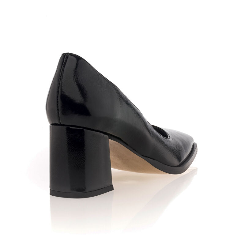 Sapatos de salto alto pretos femininos