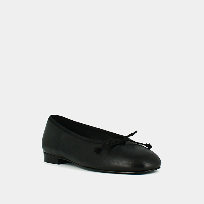 Ballerines à bouts carrés  en cuir noir