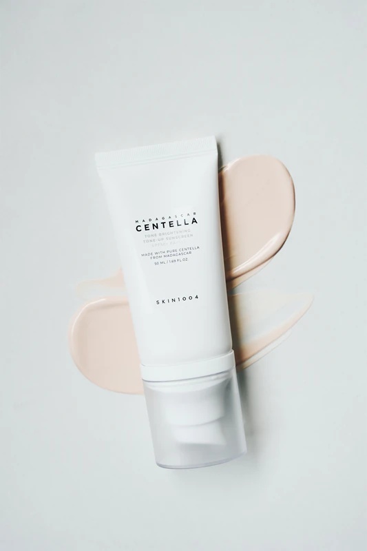SKIN1004 Madagaskaras Centella Tone Brightening Tone-Up Saules aizsargkrēms ar tonizējošu efektu sejai