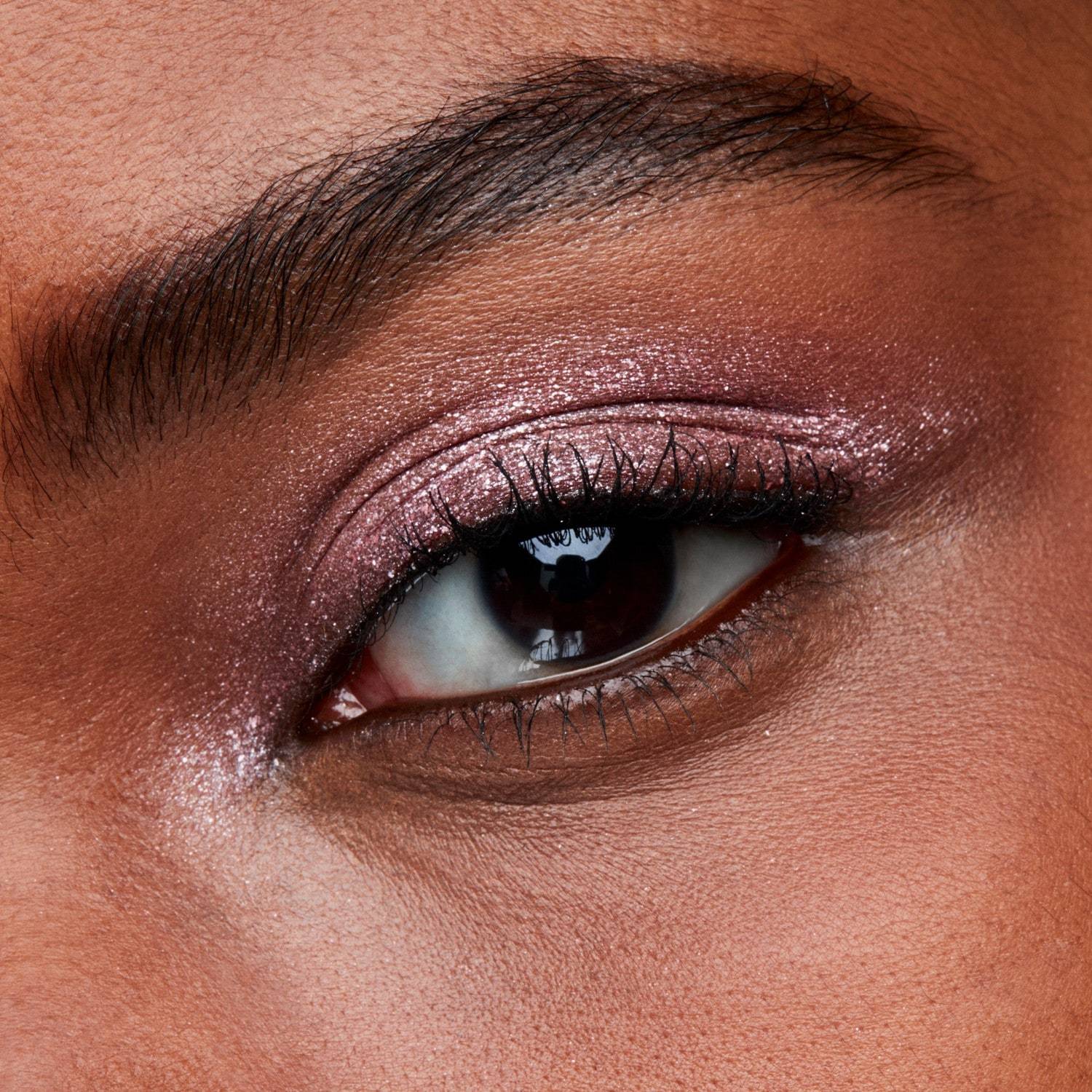 MAC akių šešėliai „Dazzleshow“ skystis – 4,6 g