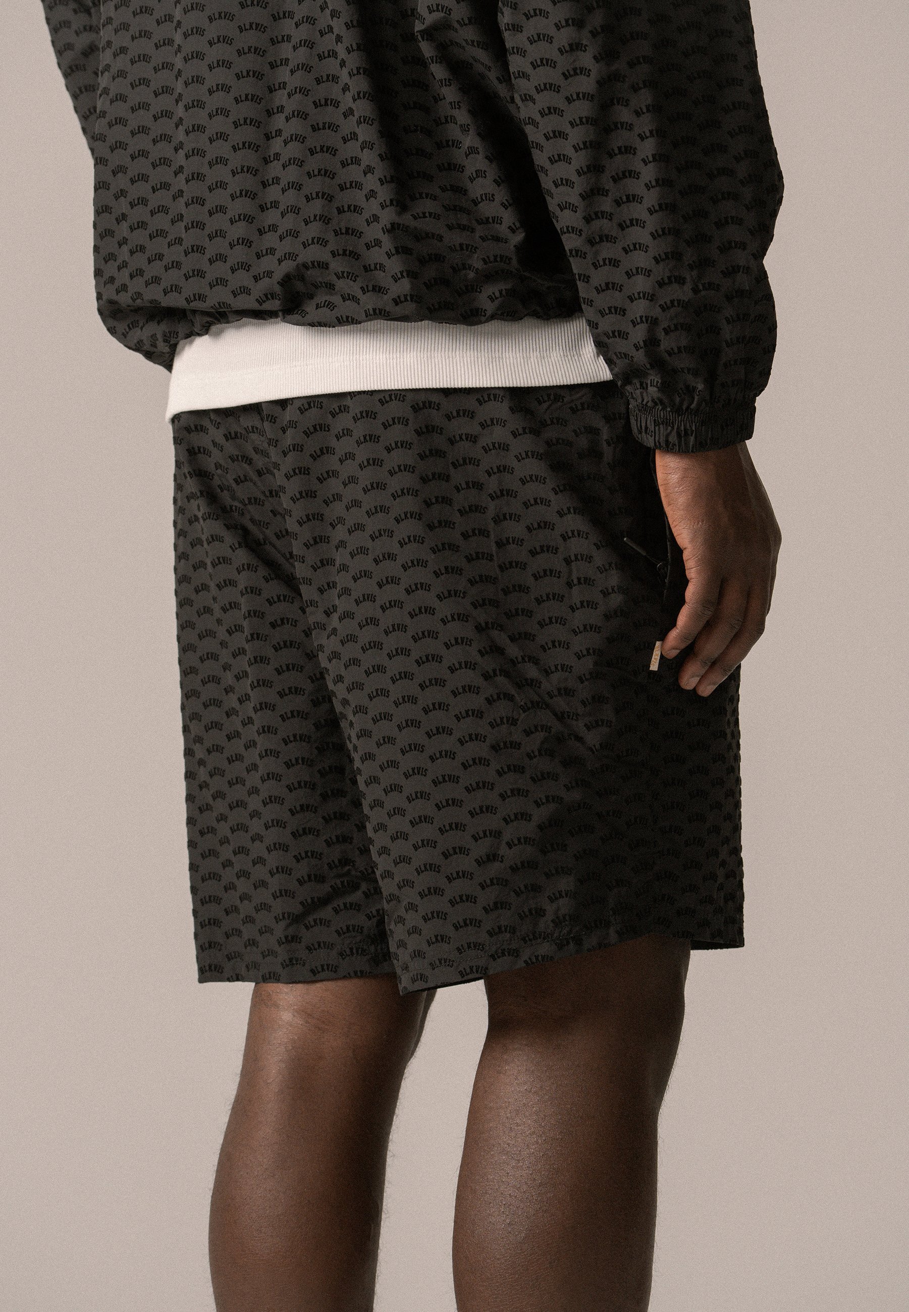 BLKVIS ALLOVER TRACK UNISSEX - Shorts - preto