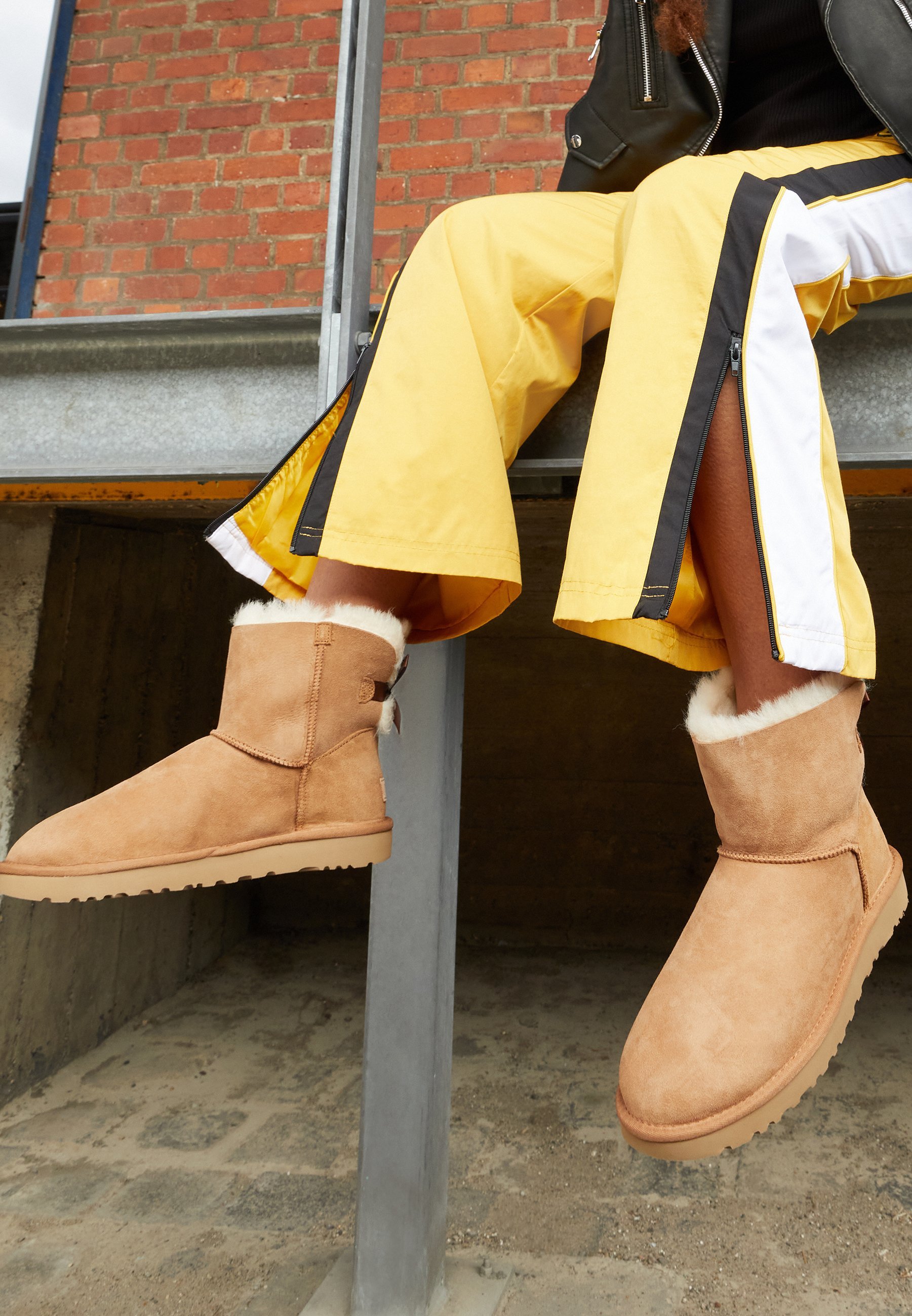 UGG MINI BAILEY BOW II - Žieminiai batai - kaštoninės spalvos