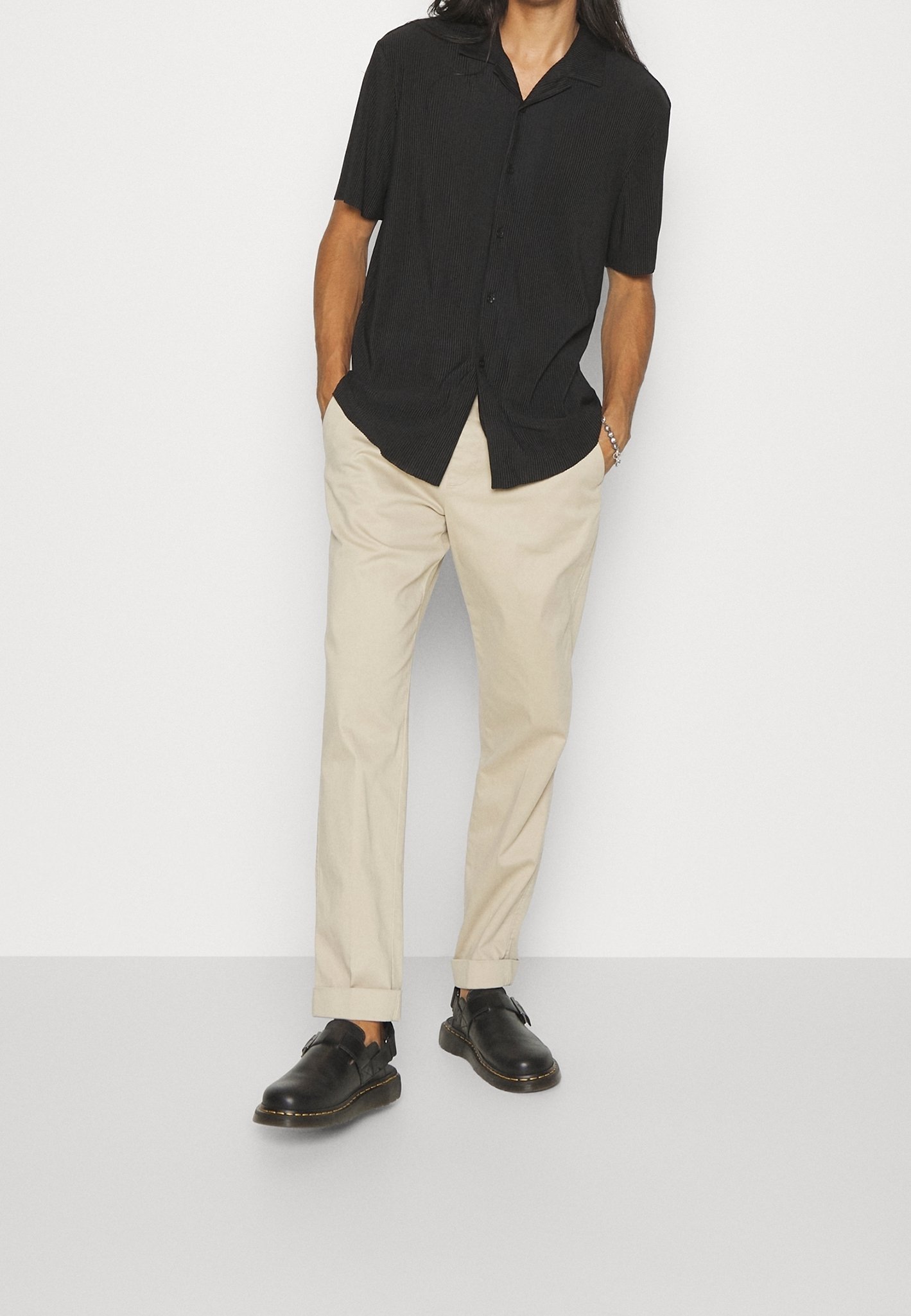 YOURTURN shirt - zwart