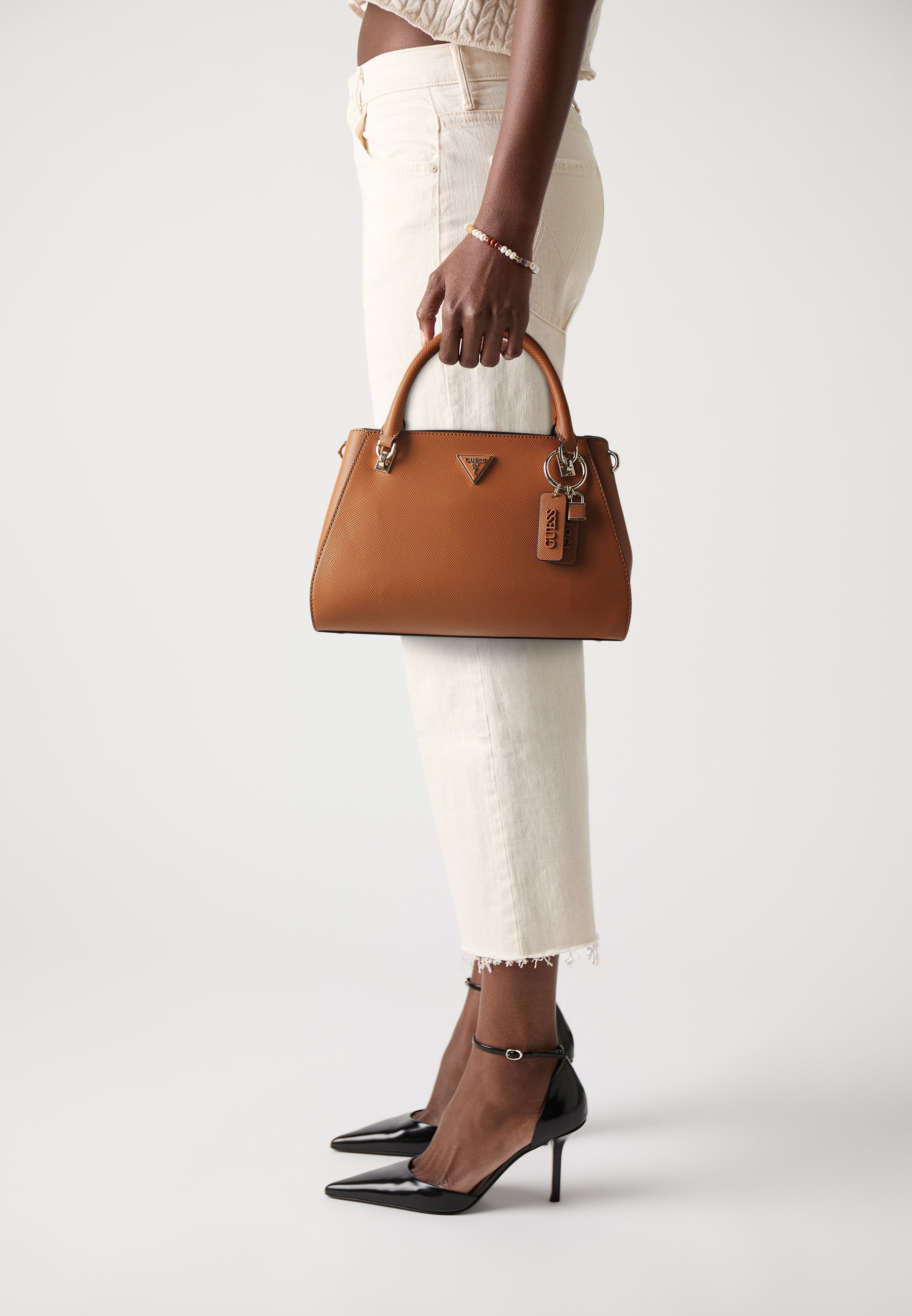 Guess NOELLE II LUXURY SATCHEL - Kézitáska - világos konyakszínű
