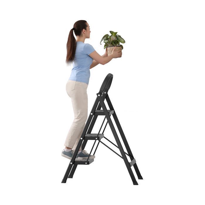 Escalera plegable de 3 peldaños, ideal para el hogar o para trabajos al aire libre en una autocaravana. Carga máxima: 150 kg.