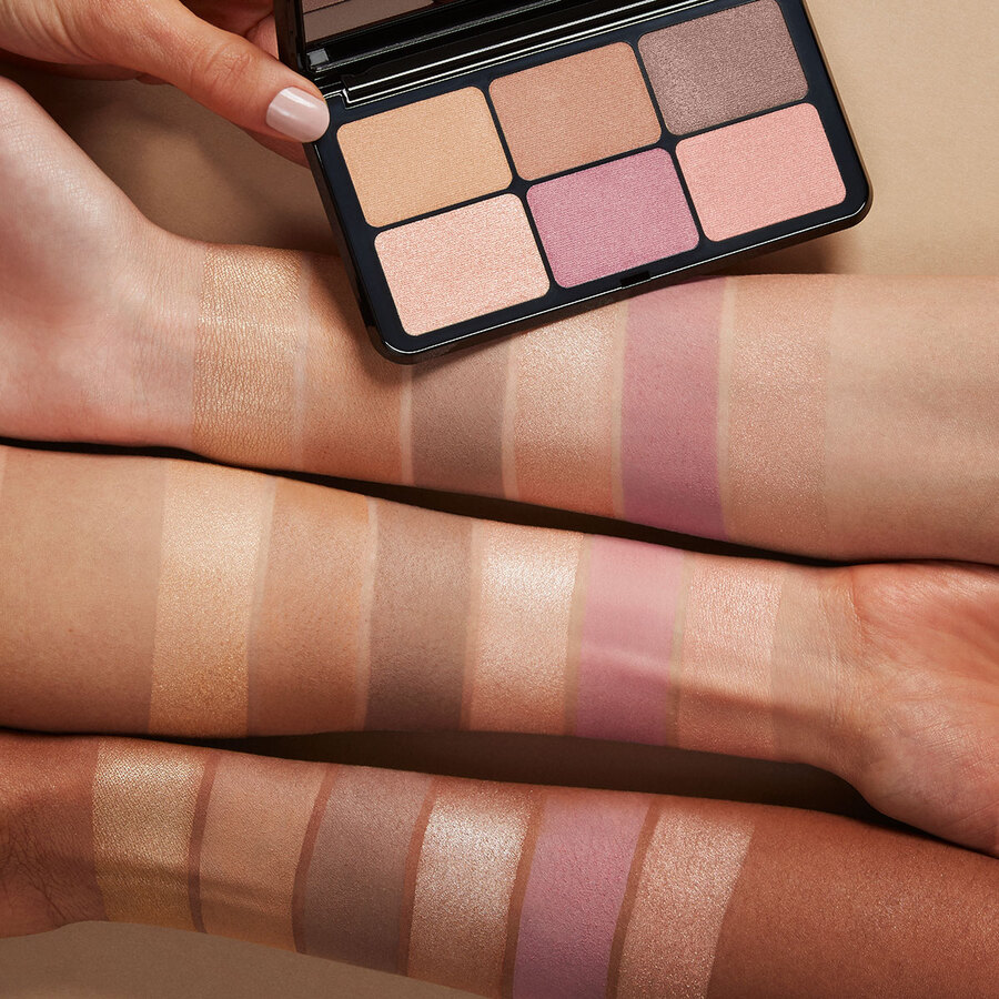 NEODOLJIVA PALETA PUDERA ZA TOTAL LOOK LICE 01 Svjetlo-srednje