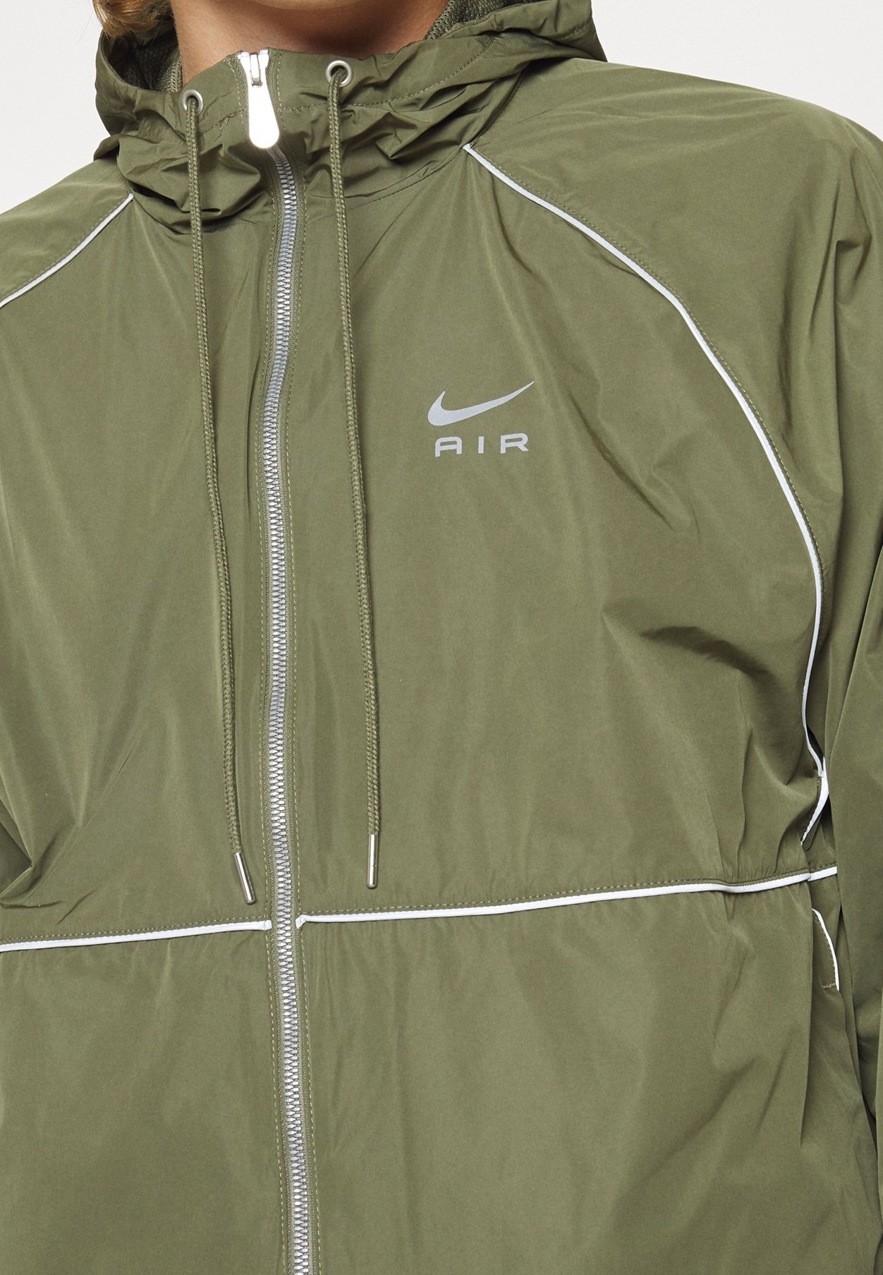 Nike Sportswear Sommerjacke – oliv