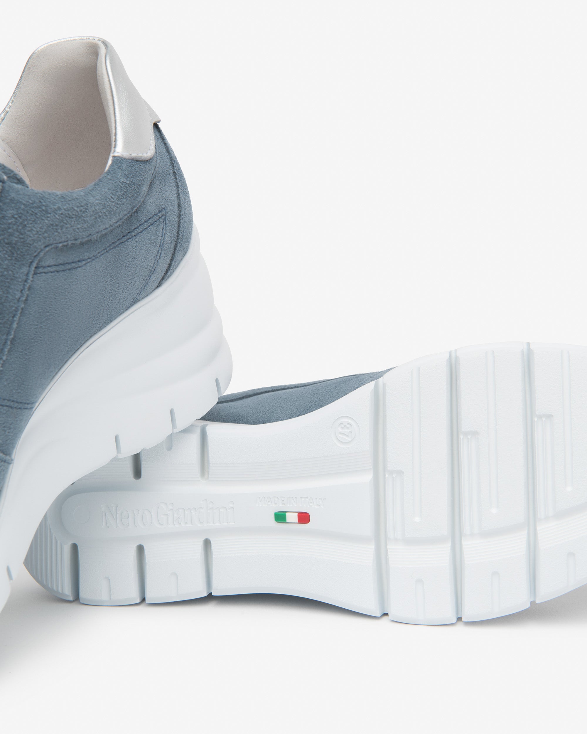  Damen-Sneaker aus Wildleder und Leder