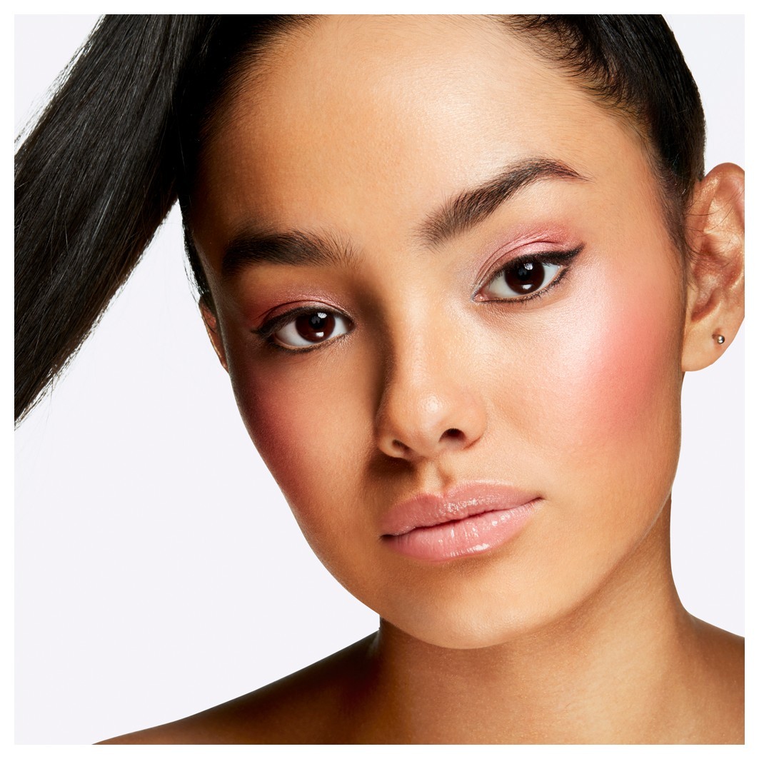 MAC rumenilo Extra Dimension Rouge - 4 g