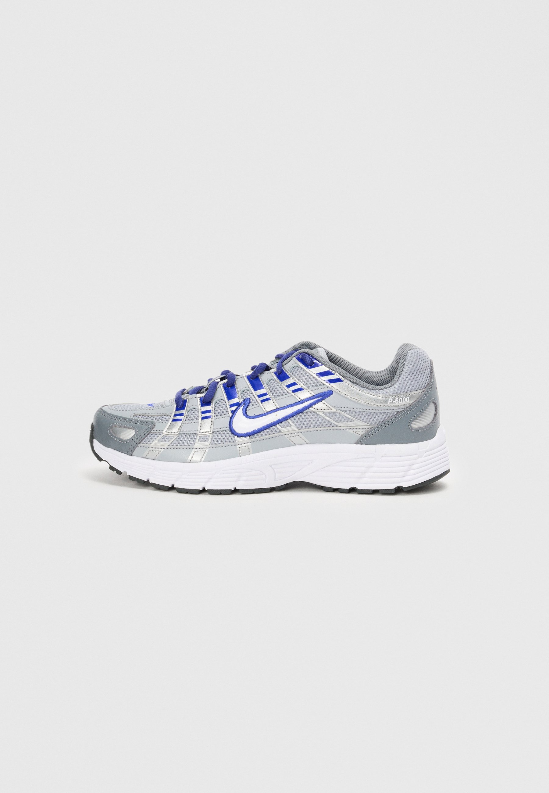 Nike Sportswear P 6000 UNISEX - Sportbačiai - vilko pilkumo/balti/tamsiai mėlyni/metalinės sidabro spalvos