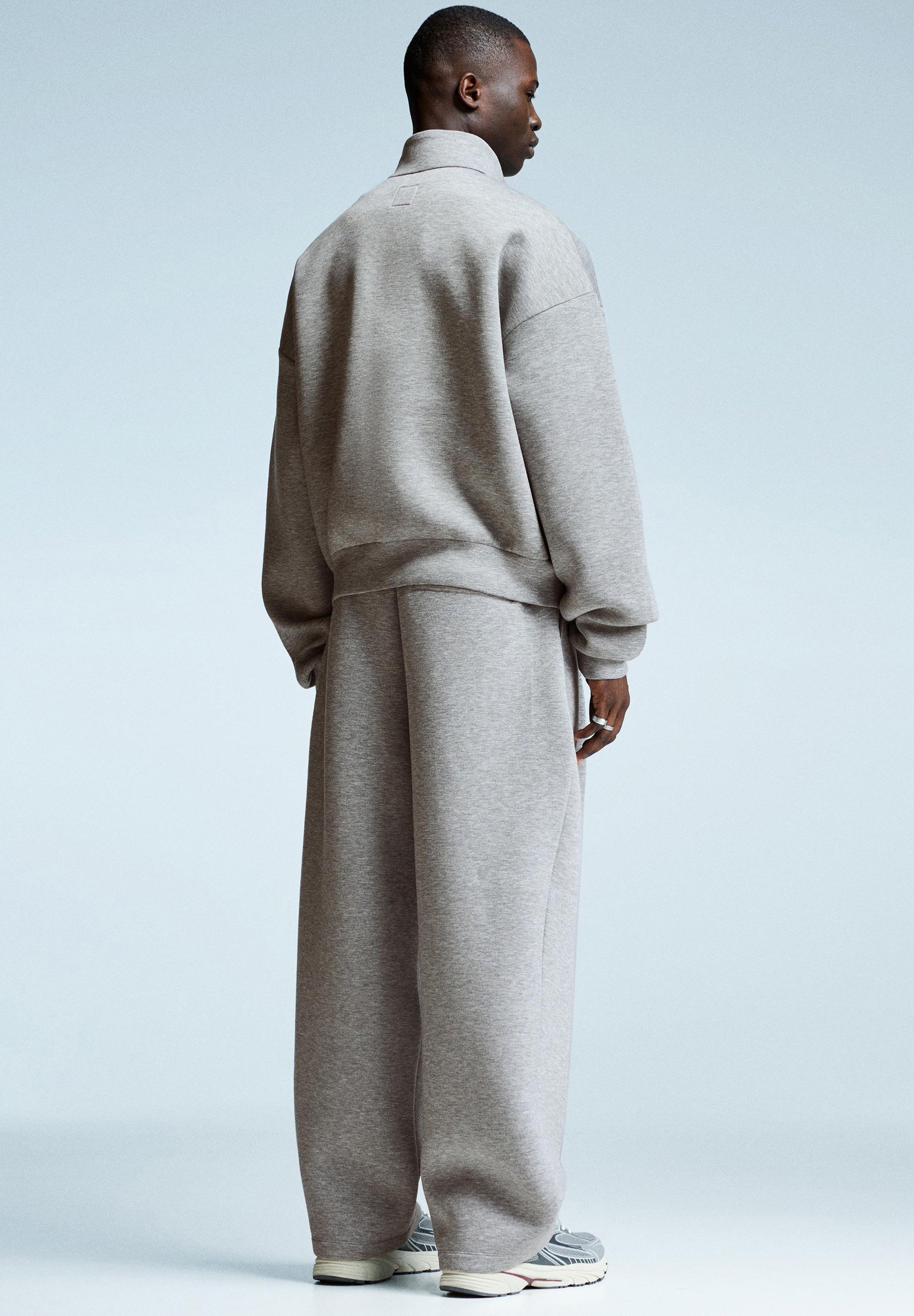 Bershka DARTED TECHNICAL - Bas de survêtement - gris foncé