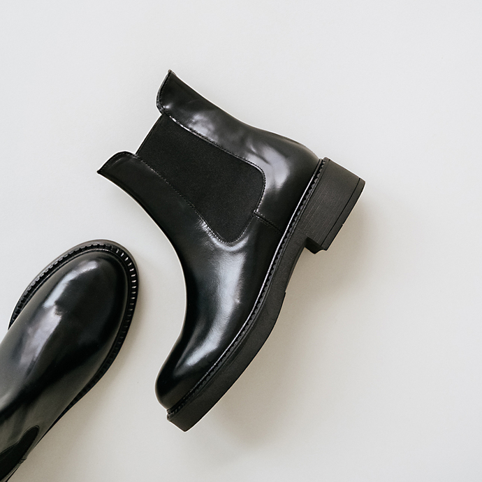Boots cavalières à bouts ronds  cuir glacé noir