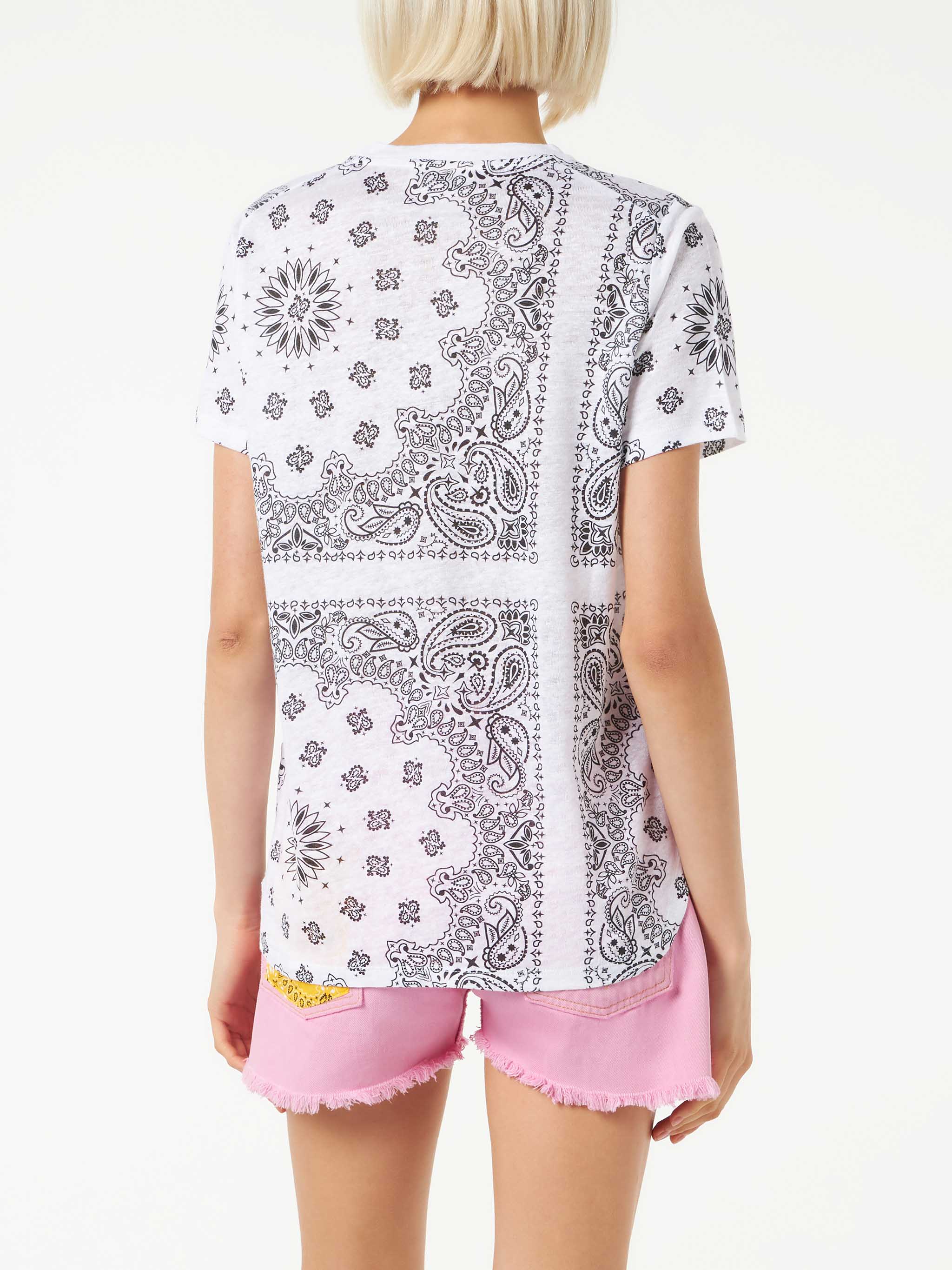 Dames T-shirt van linnen met bandana-print