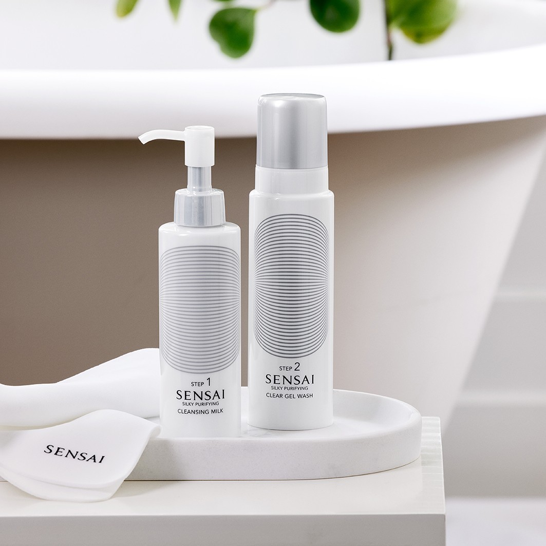 SENSAI Gel za čišćenje SENSAI Svilenkasto čišćenje, prozirni gel za pranje - 145 ml