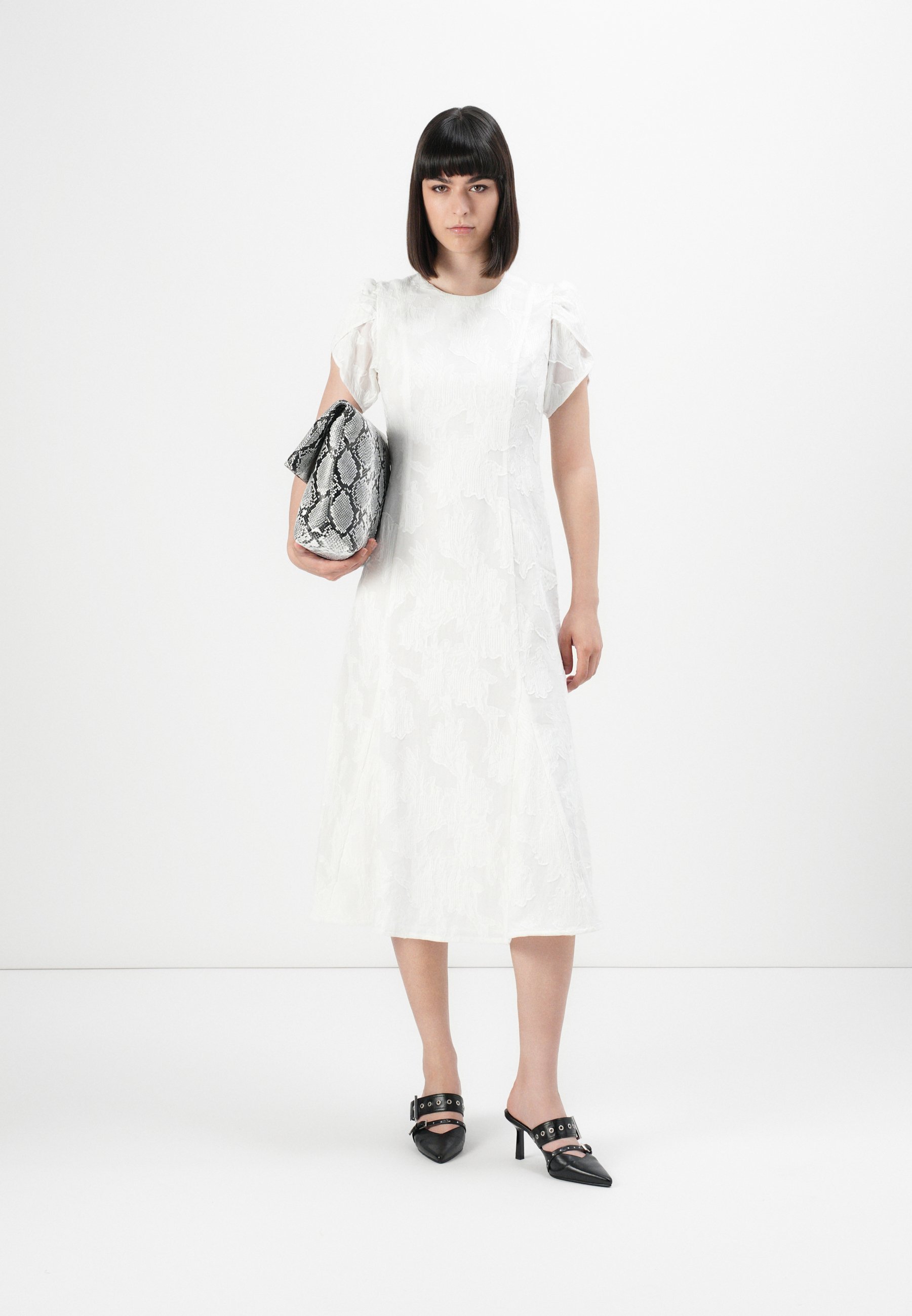 IVY OAK NASRIN - Robe de jour - Blanc neige