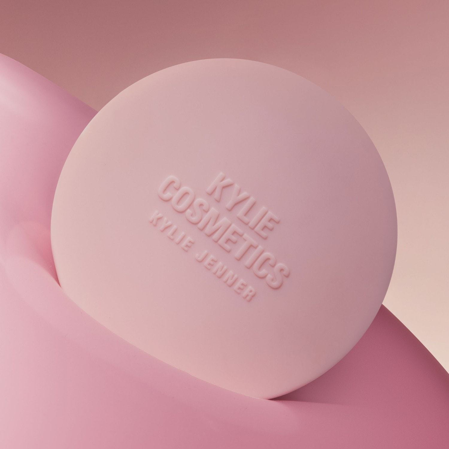 KYLIE COSMETICS Blush hibridno rumenilo - 2,5 g