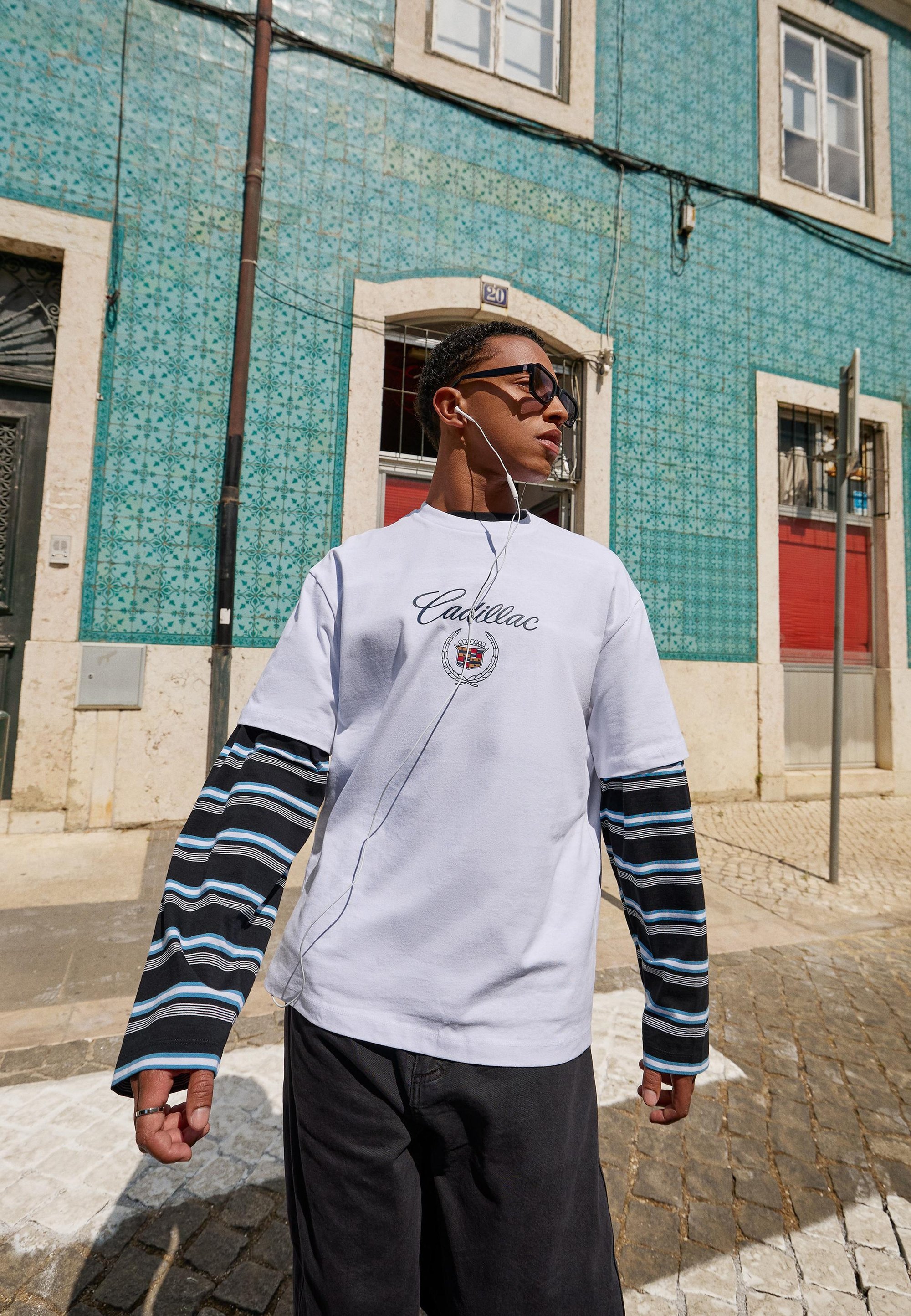Bershka T-shirt met korte mouwen en Cadillac-print - wit