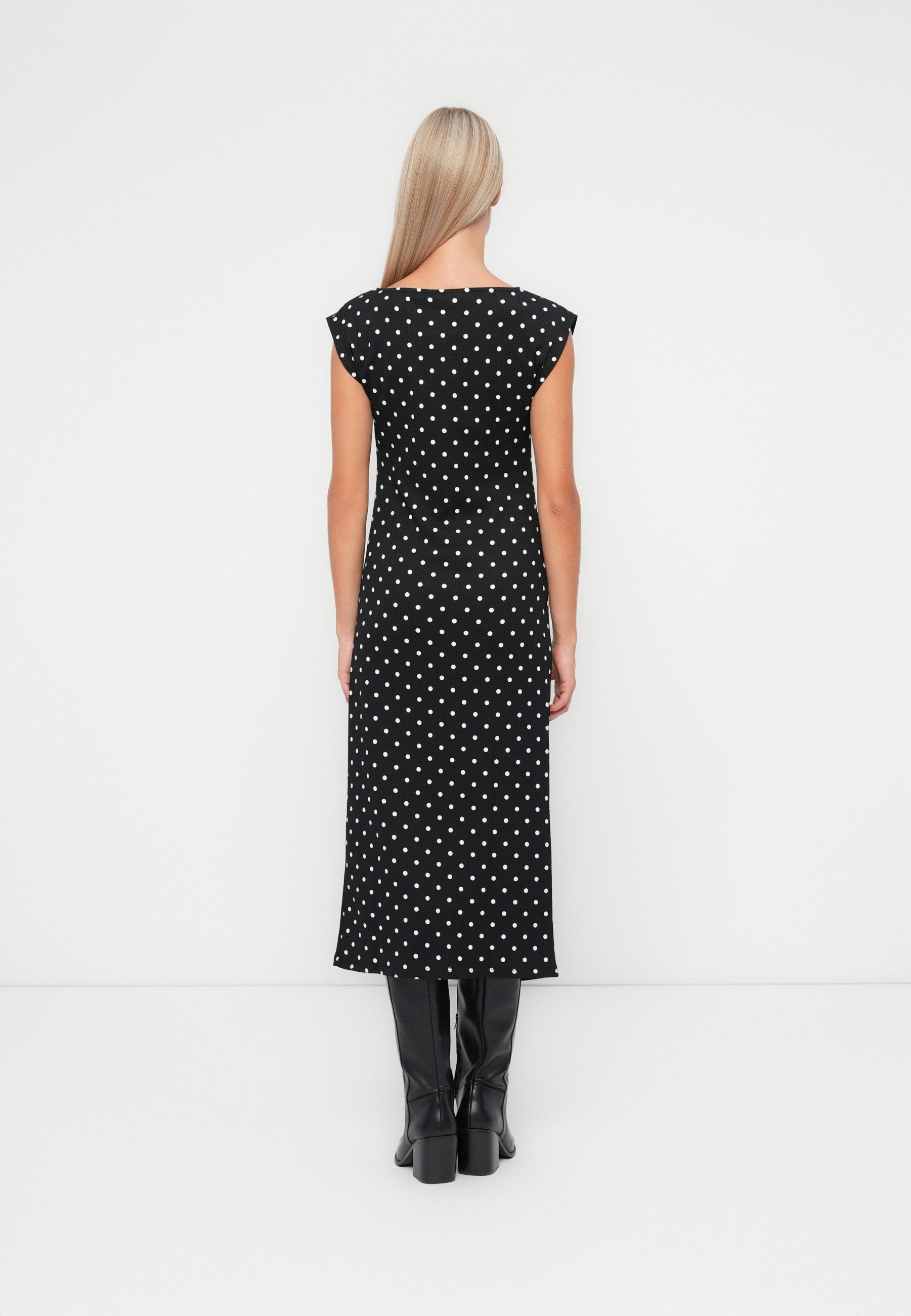 VILA VIEMBER DRESS - Pletené šaty - black