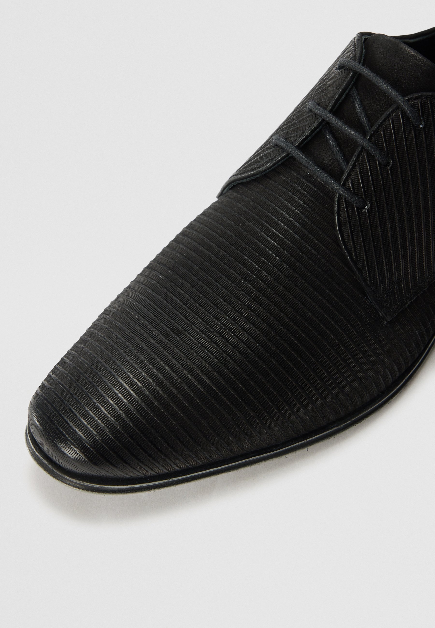 Pier One LEATHER - Instappers - zwart