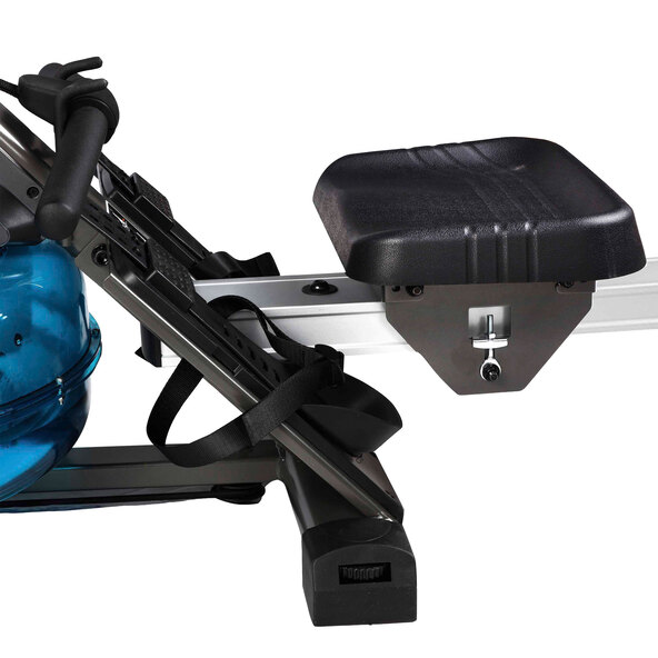 Roeimachine op het water met instelbare weerstand.
