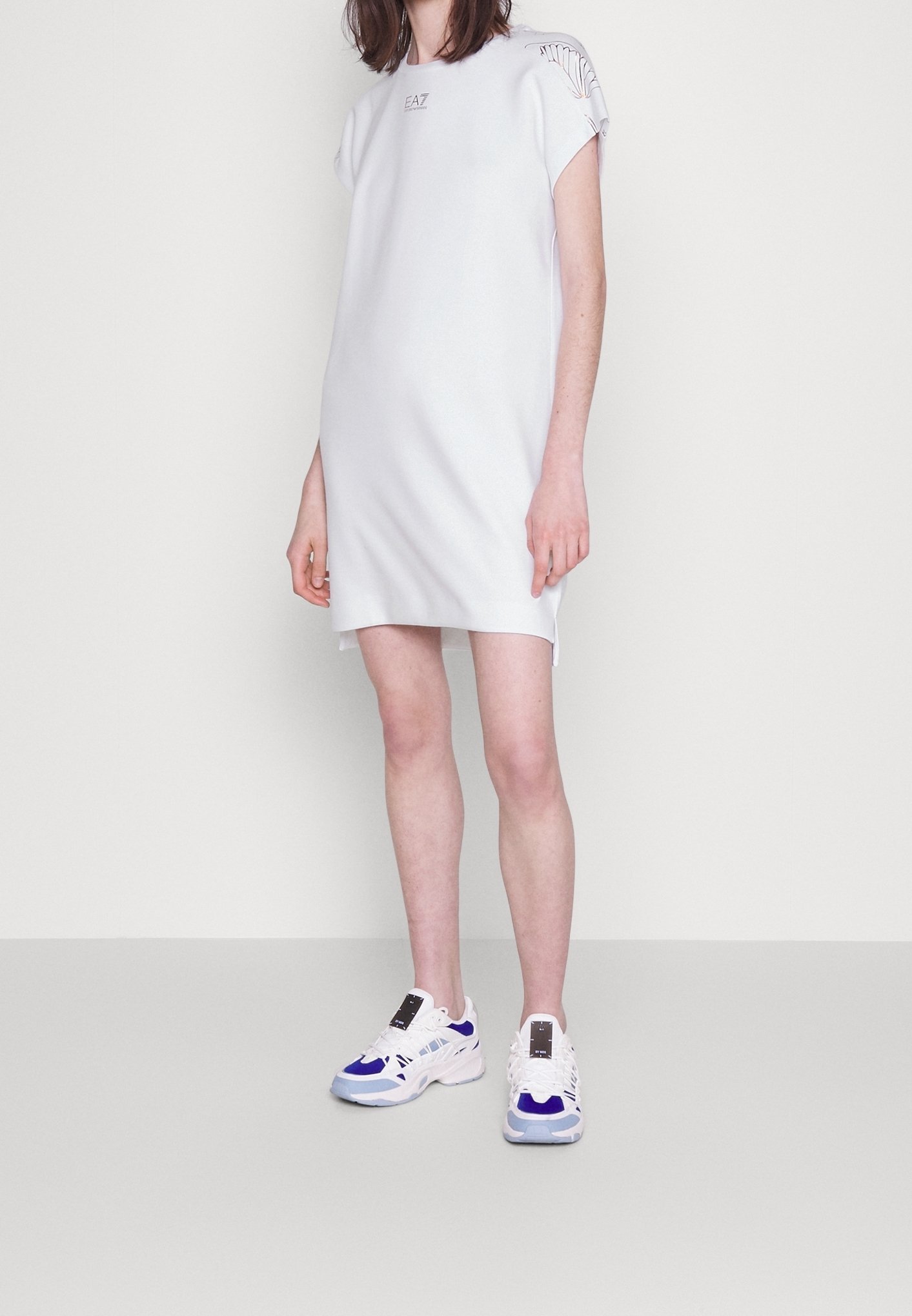Sukienka EA7 Emporio Armani Jersey - biała