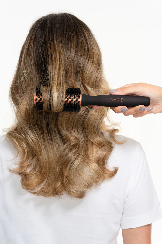 Escova redonda VARIS Boar Brush com cerdas de javali