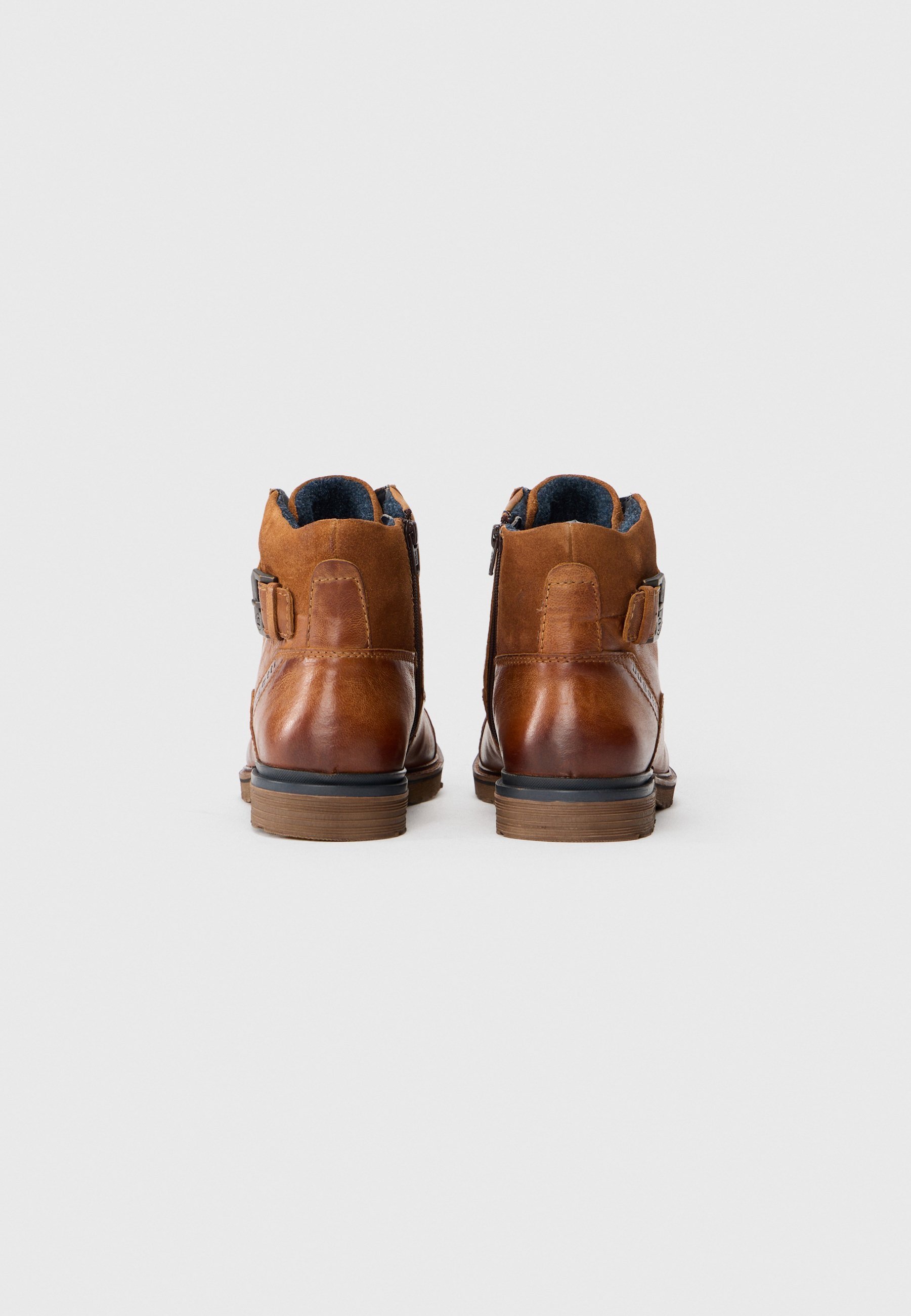 Stivaletti stringati Bugatti - color cognac