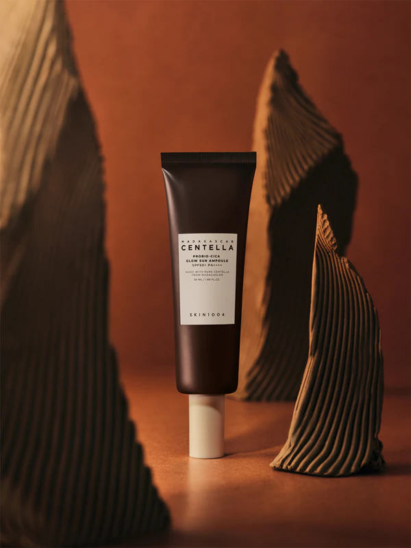 SKIN1004 Madagascar Centella Probio-Cica Glow Sun Ampoule: sérum protetor que renova a barreira protetora da pele.