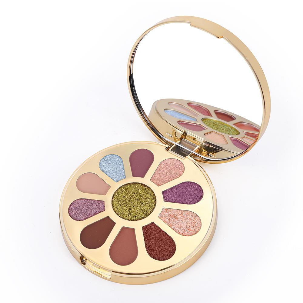 Palette de 11 fards à paupières brillants, mats et scintillants, effet pailleté, waterproof, pour un regard lumineux. Duo chromatique éclatant.