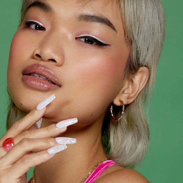 Lottie London X Chaun Legend Stay Press On -kynsilakka kynsille