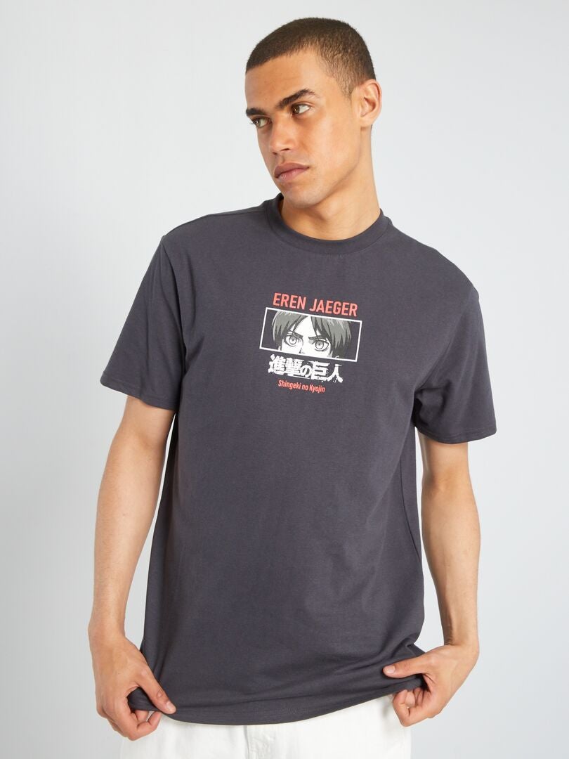 Camiseta 'Attack on Titan' - CINZA