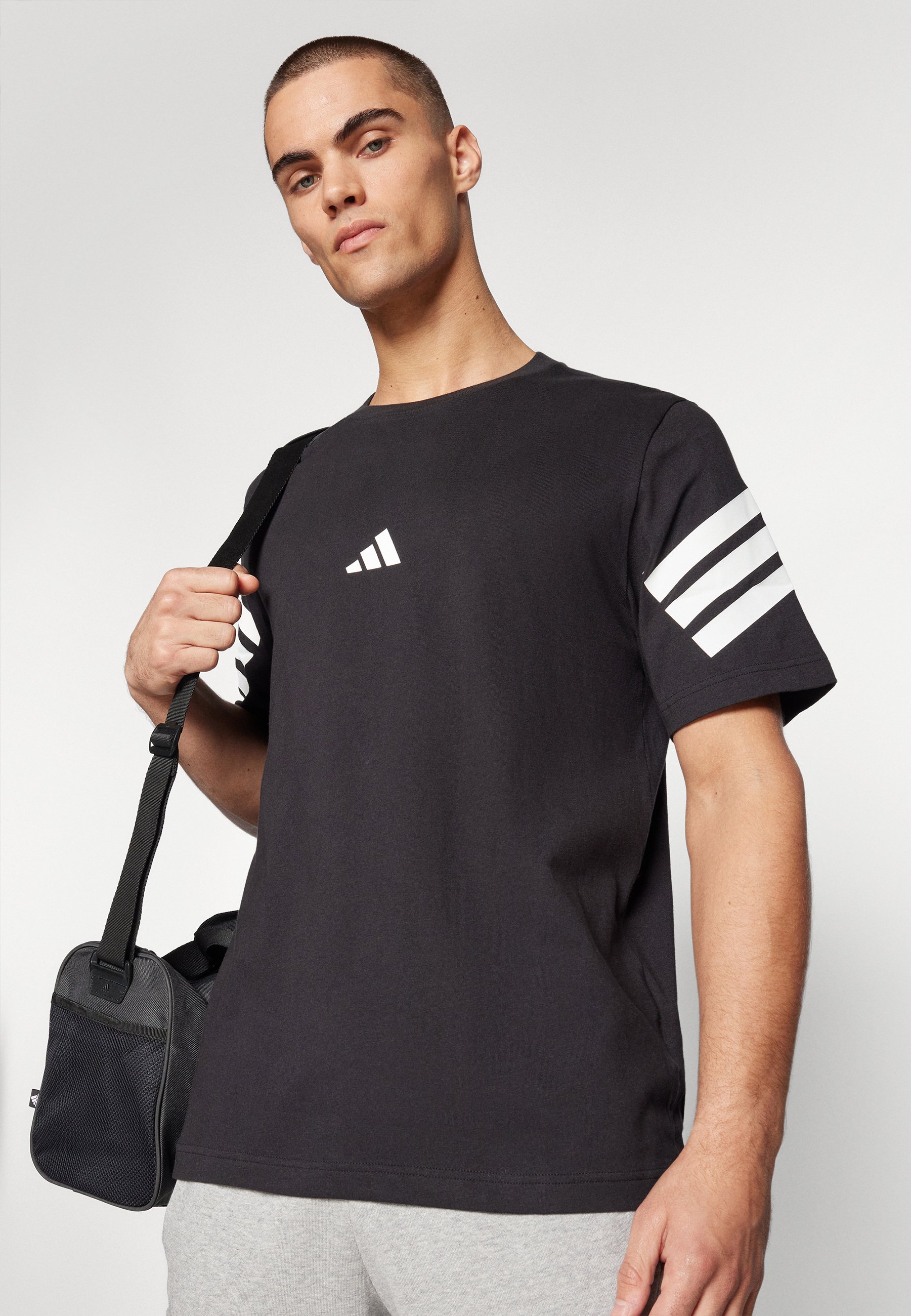 adidas Sportswear Printtipaita - musta