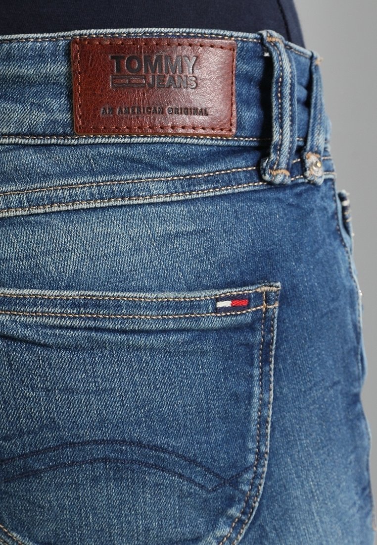 Tommy Jeansi kitsad teksad - sinine denim