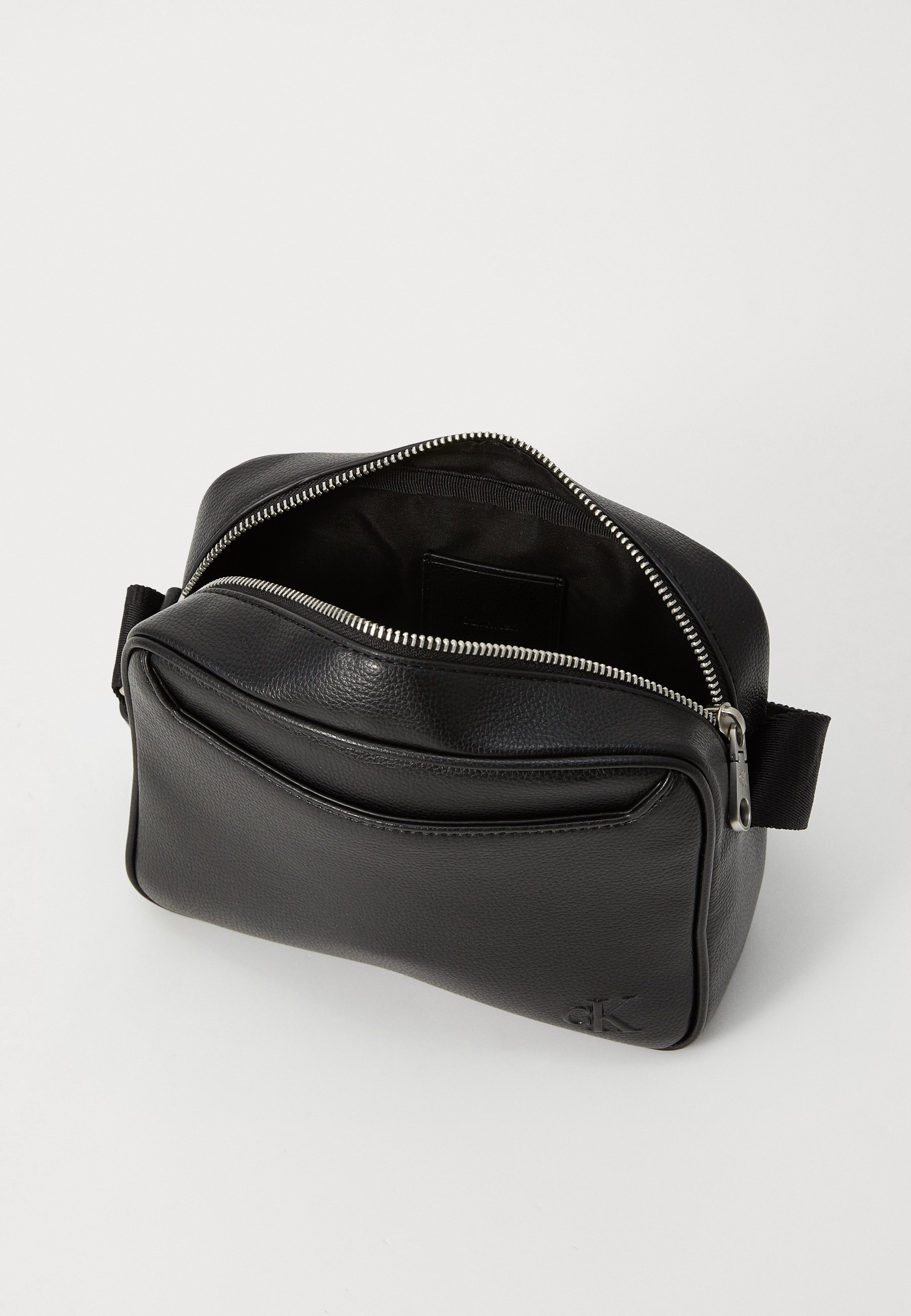 Calvin Klein cameratas met band - Crossbodytas - zwart