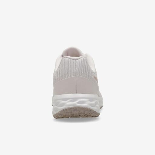 Nike Revolution 6