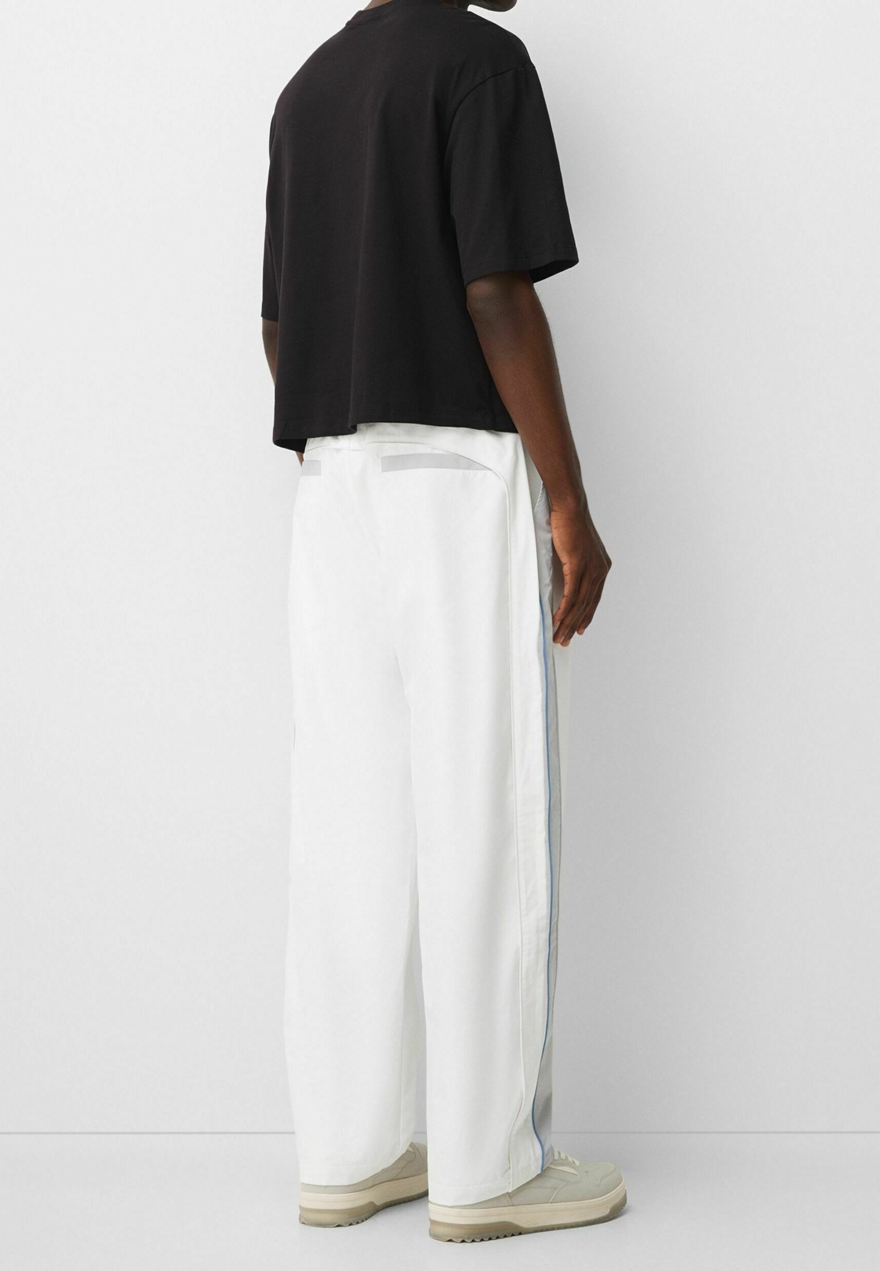 Pantaloni Bershka - bianchi