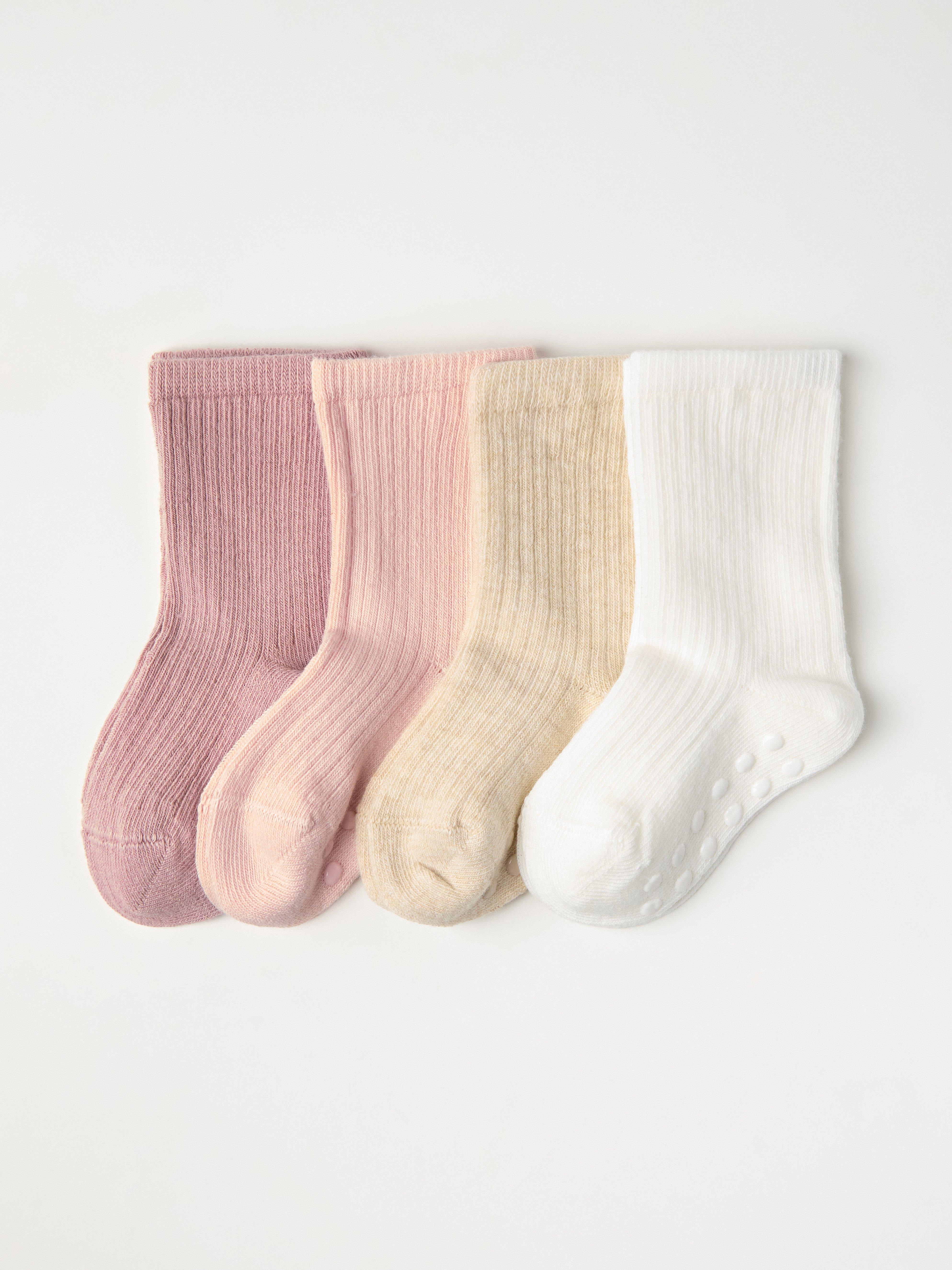Pacote com 4 pares de meias caneladas rosa claro