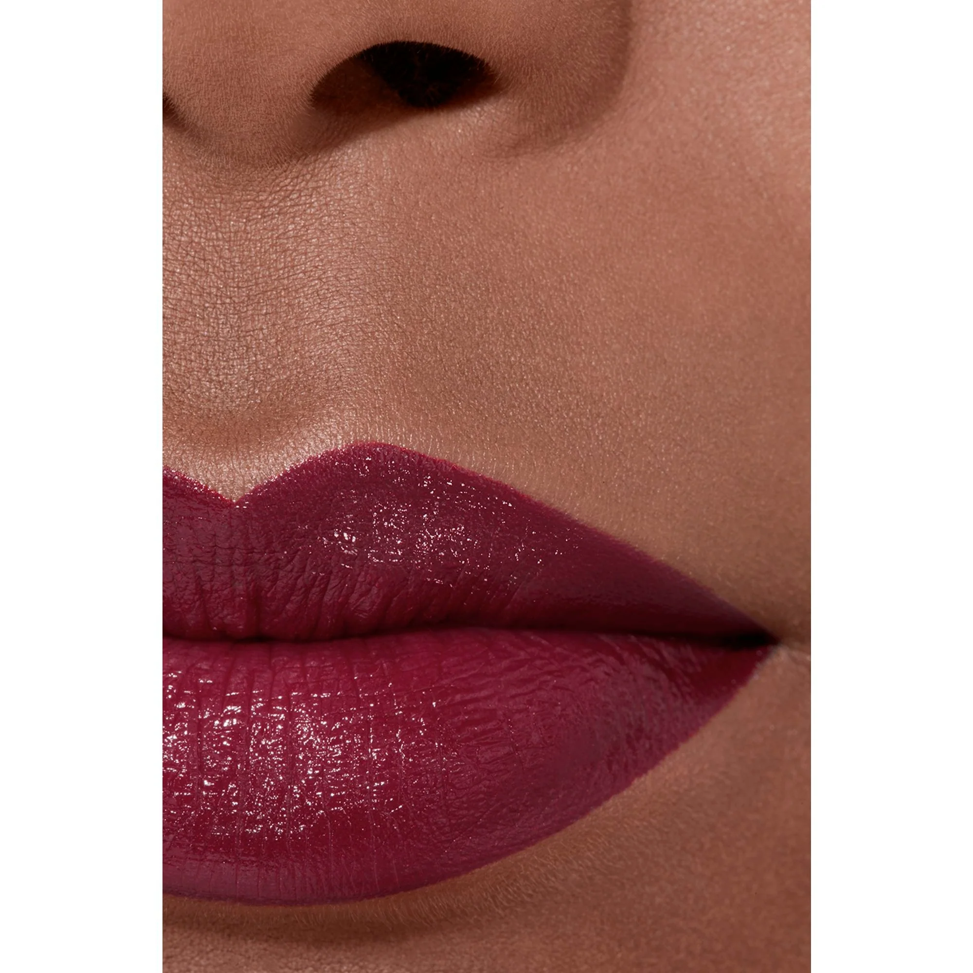 ROUGE ALLURE L'EXTRAIT - RICARICA - IL ROSSETTO AD ALTA INTENSITÀ ESTRATTO DI LUCE E TRATTAMENTO