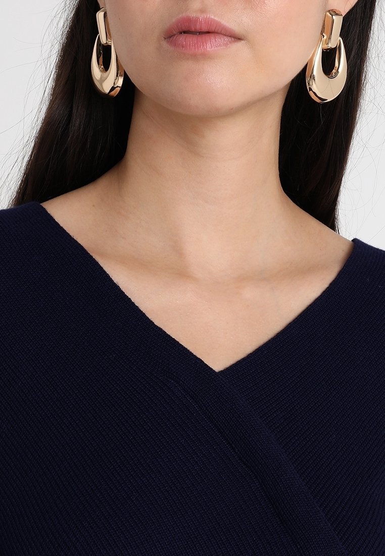 Robe pull menthe et baies - bleue