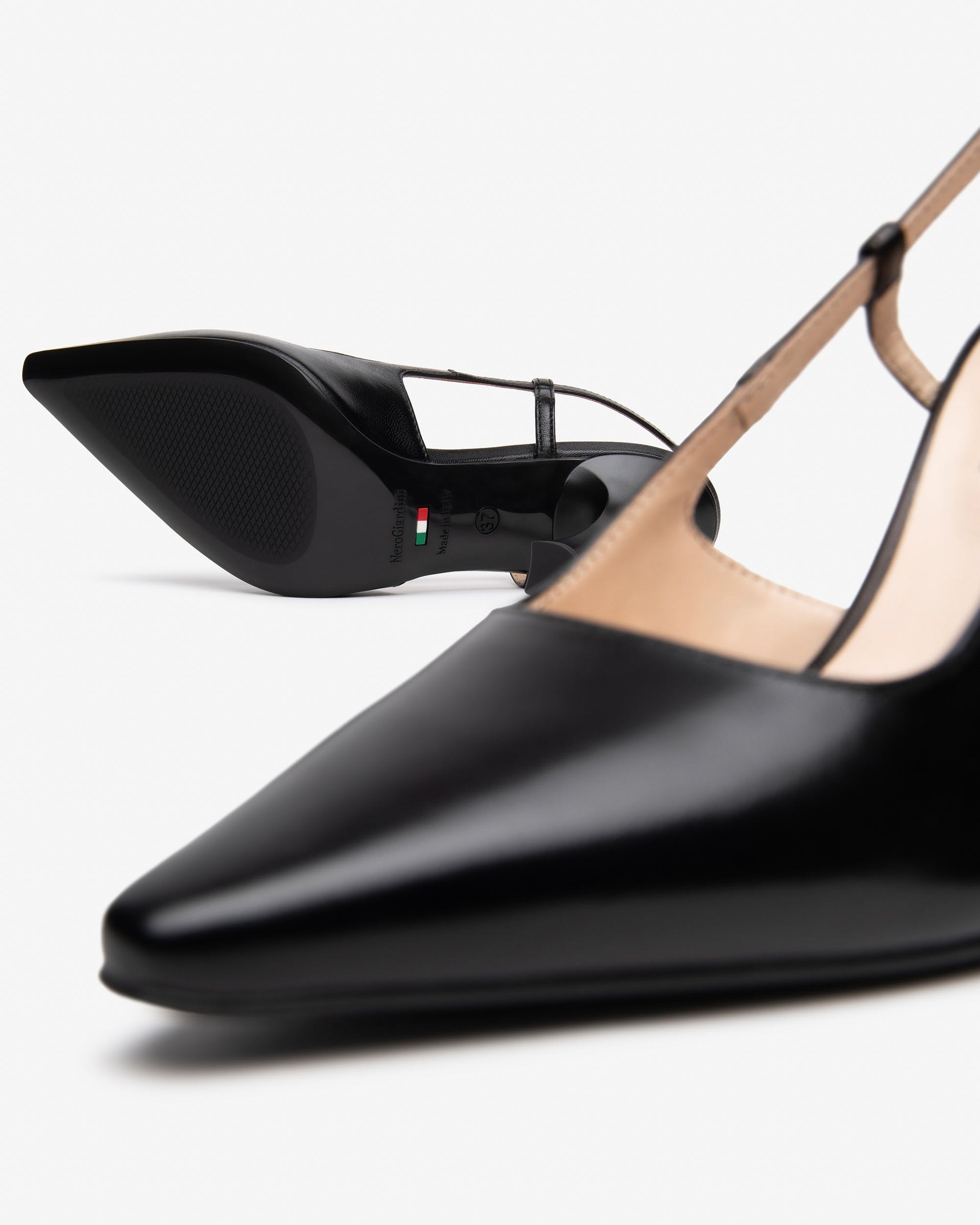  Damen-Pumps aus Leder