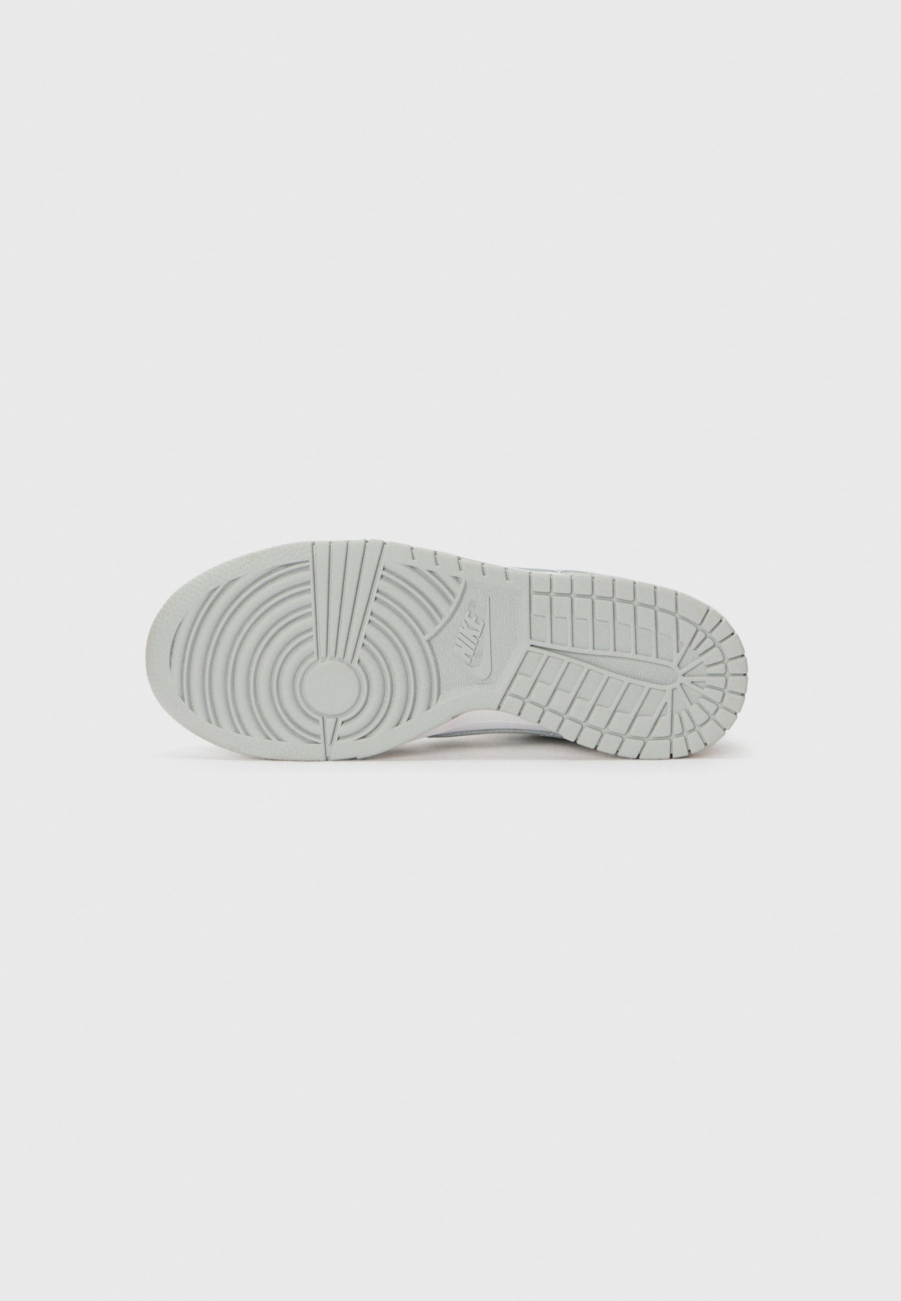 Nike Sportswear DUNK LOW UNISEX - Sneakers - wit/licht rookgrijs