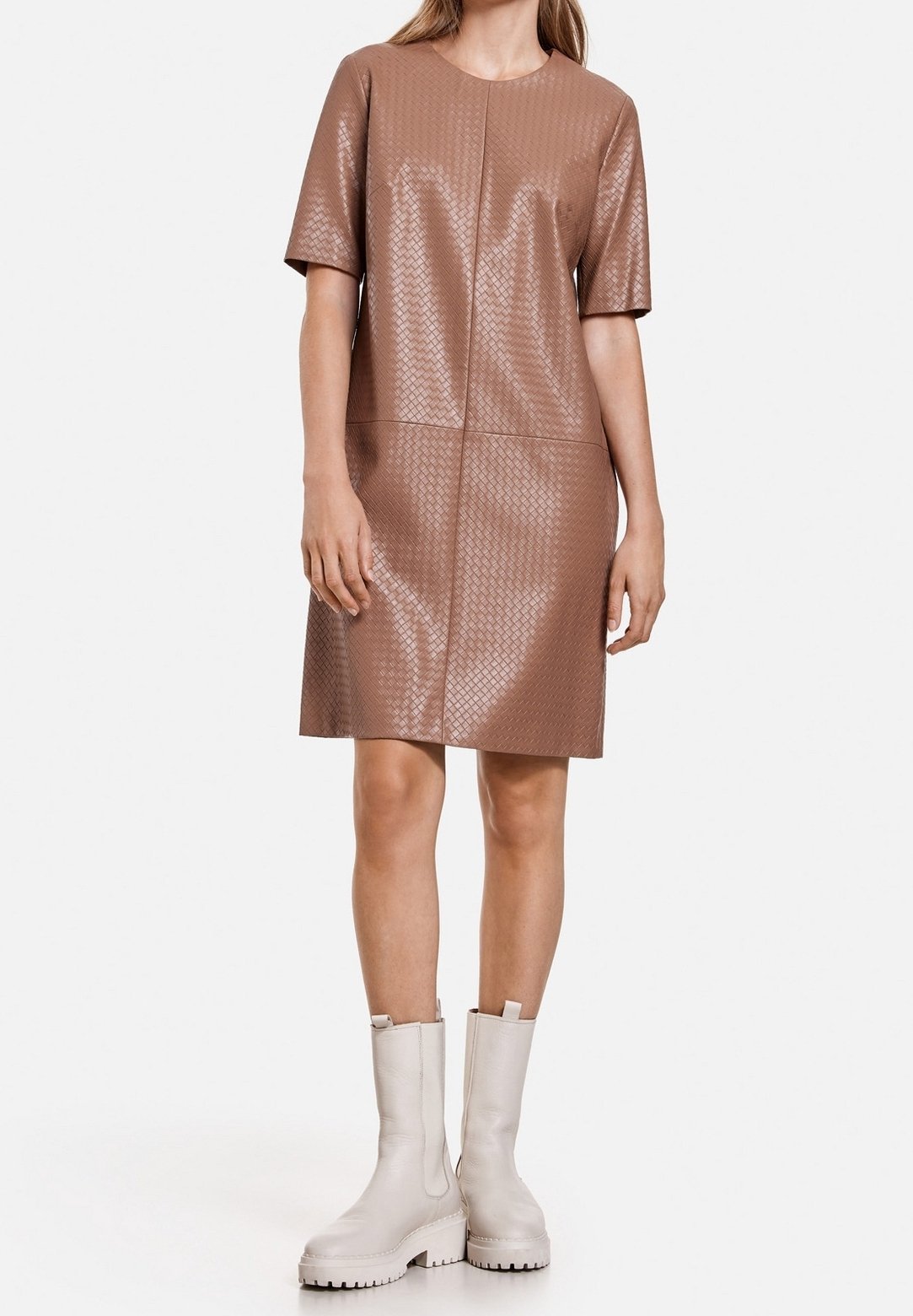 Abito per la giornata del tifone - beige