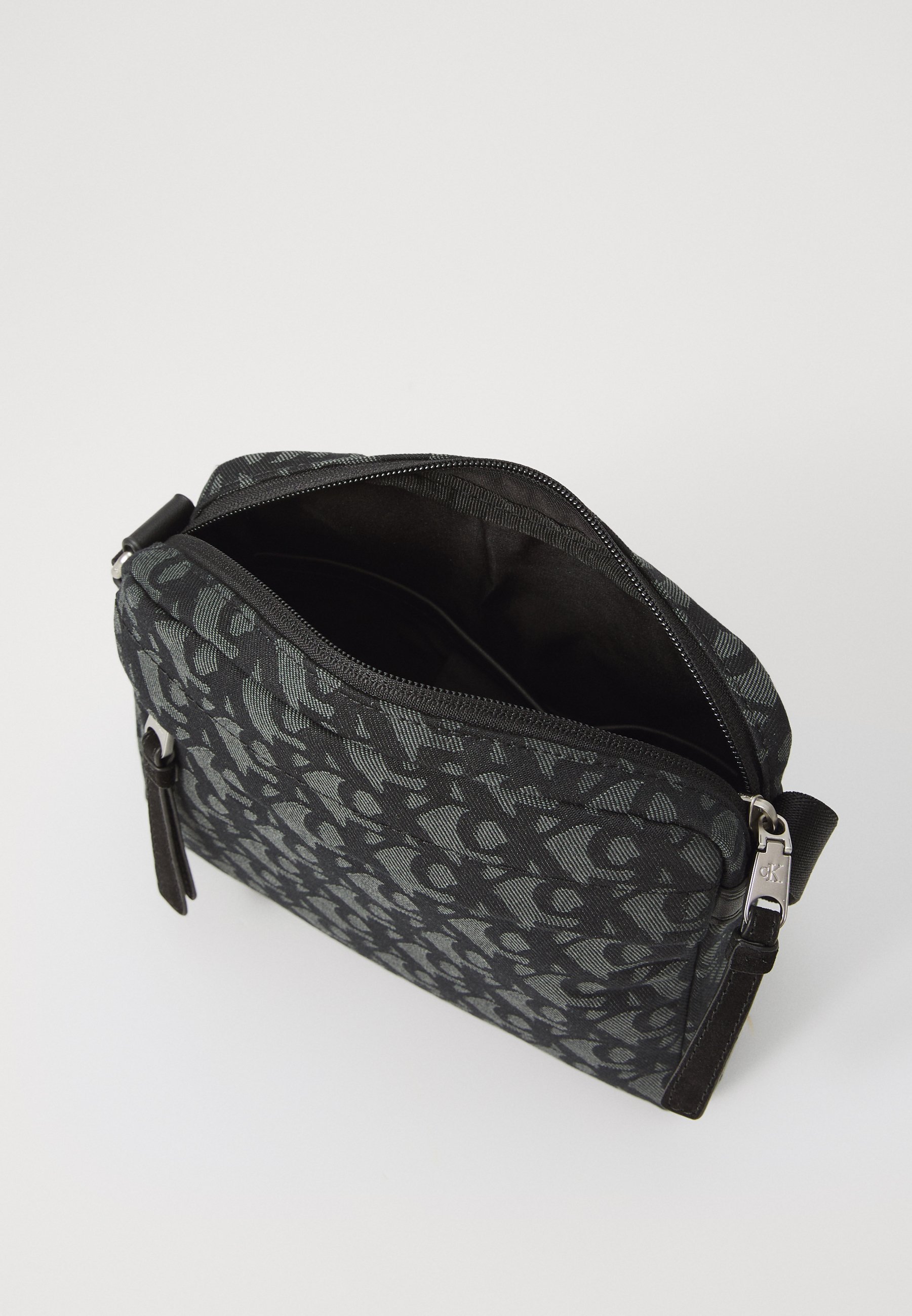 Borsa a tracolla Calvin Klein Jeans - nera