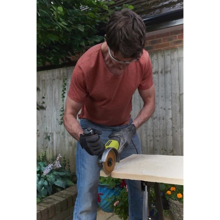 RYOBI - 800W Angle Grinder, 125mm Diameter - 12,000 RPM - Supplied with 1 x 125mm Metal Disc and 1 x Service Wrench - RAG800-125G