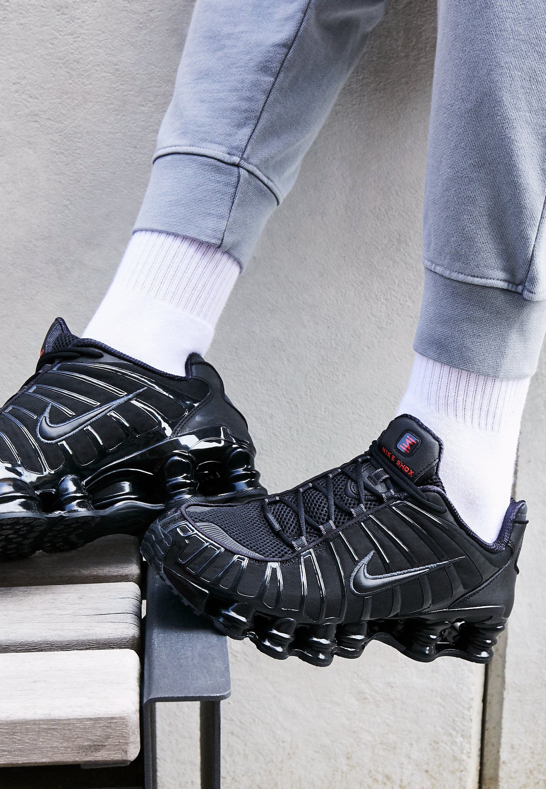 Nike Sportswear SHOX TL - Scarpe da ginnastica - nero/ematite metallizzata/arancione maxi