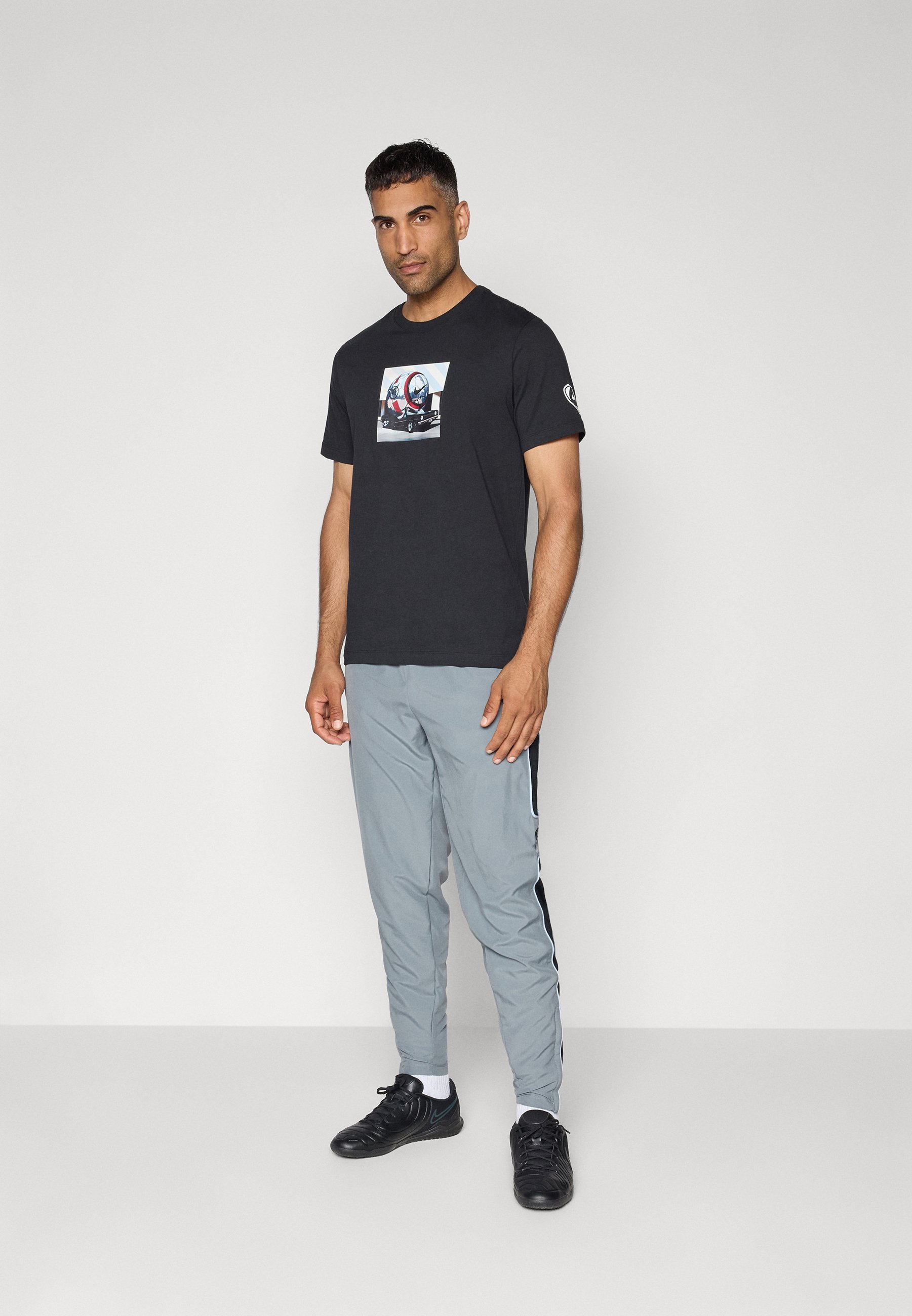 Pantaloni Nike Performance NIKE ACADEMY+ - Pantaloni da tuta - grigio freddo/blu royal/rosso cremisi brillante/nero
